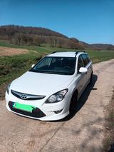 Hyundai i30 CW blue 1.6 CRDi 66 kW Classic Classic - Hyundai i30 aus 2010 mit Diesel-Antrieb