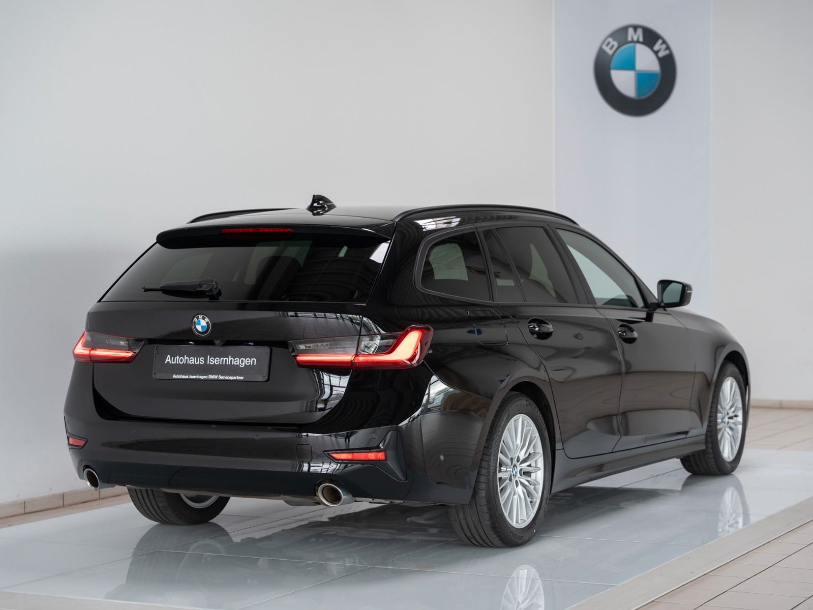 Fahrzeugabbildung BMW 330e Laser 360° HUD HiFi DAB Komfort ACC Alarm
