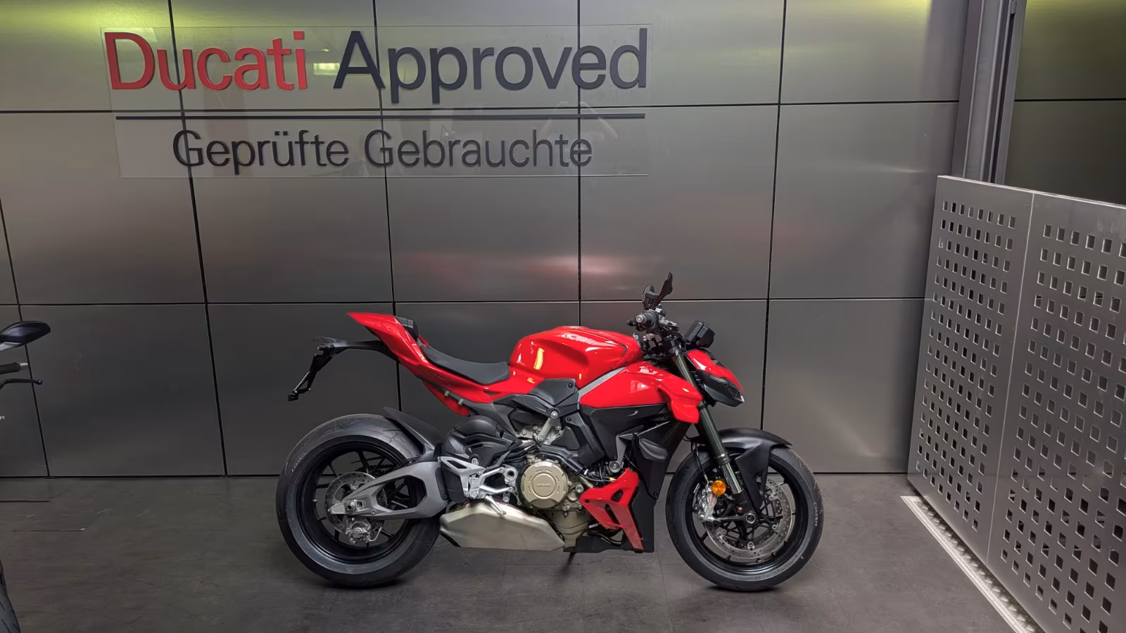 Ducati Streetfighter V4
