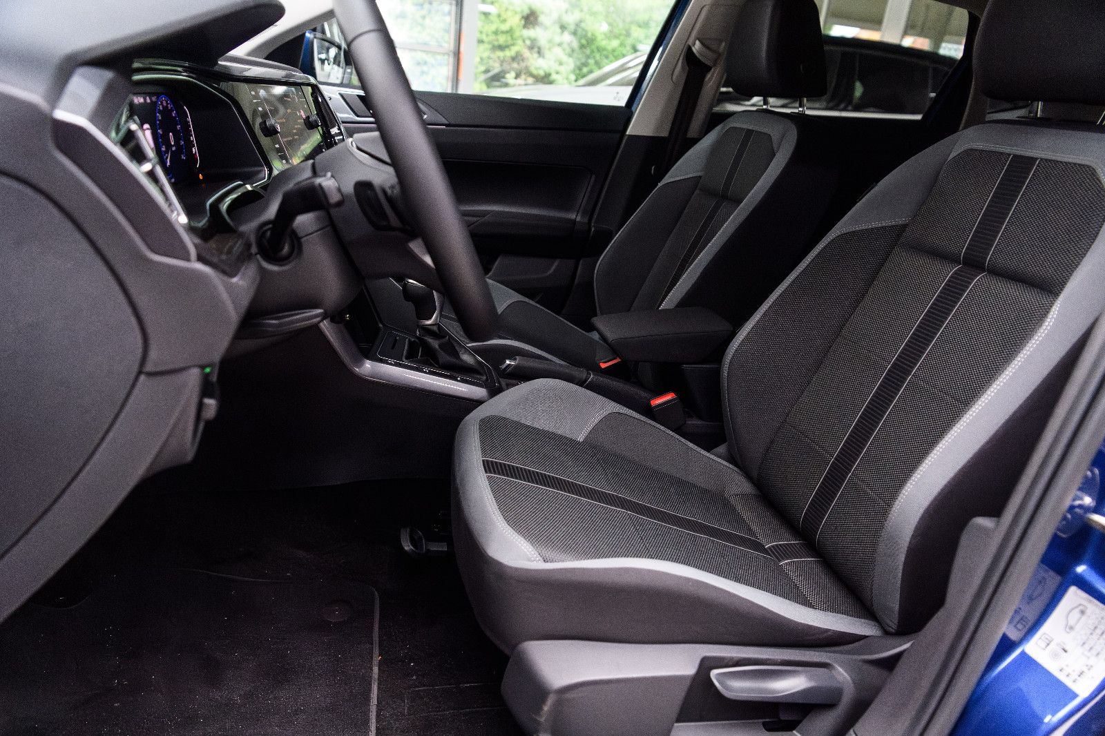 Fahrzeugabbildung Volkswagen Polo Style 1.0l TSI +DSG + Navi + IQ Drive