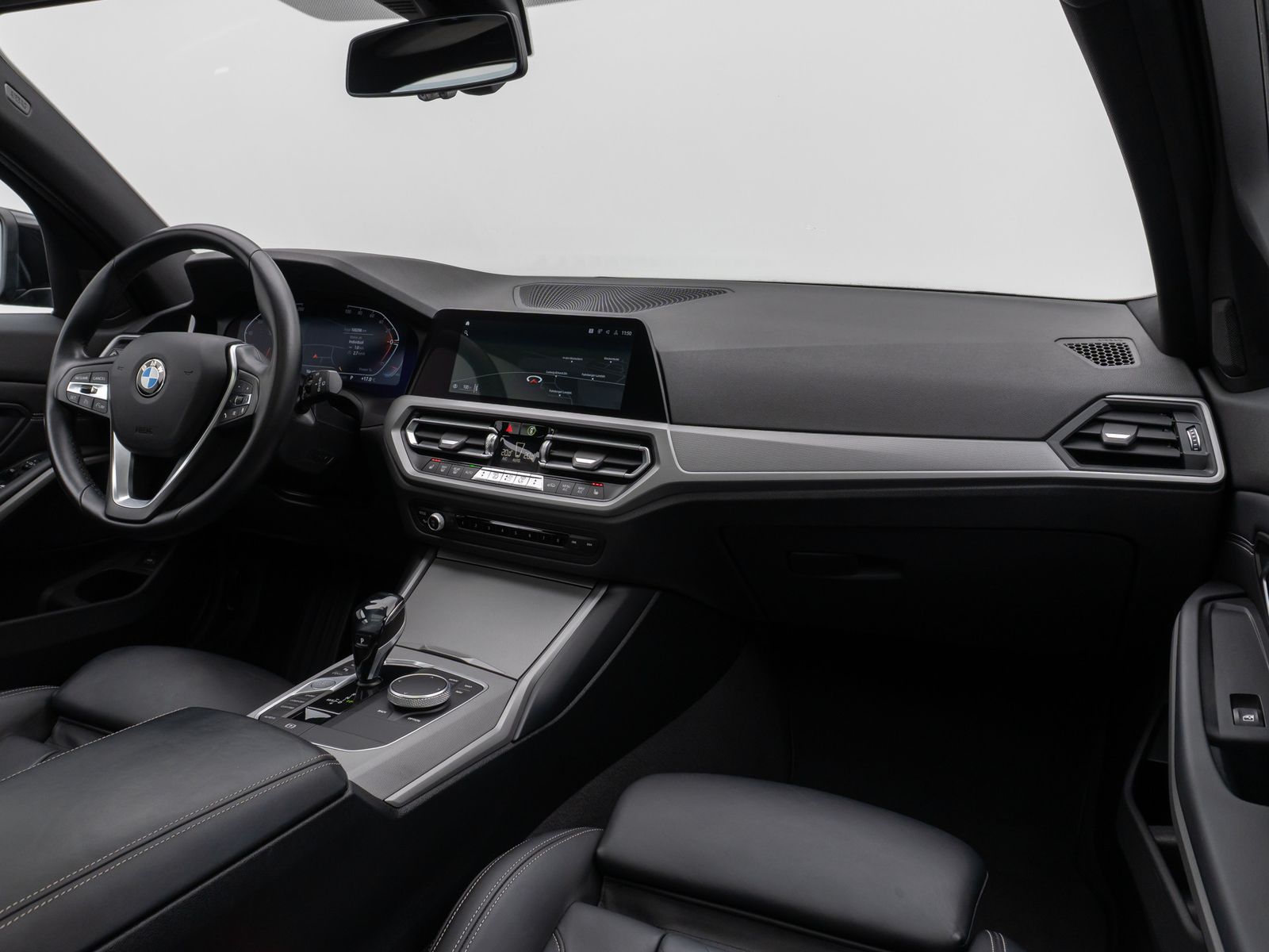 Fahrzeugabbildung BMW 330i Panorama Laser 360°HUD HiFi Komfort Sport