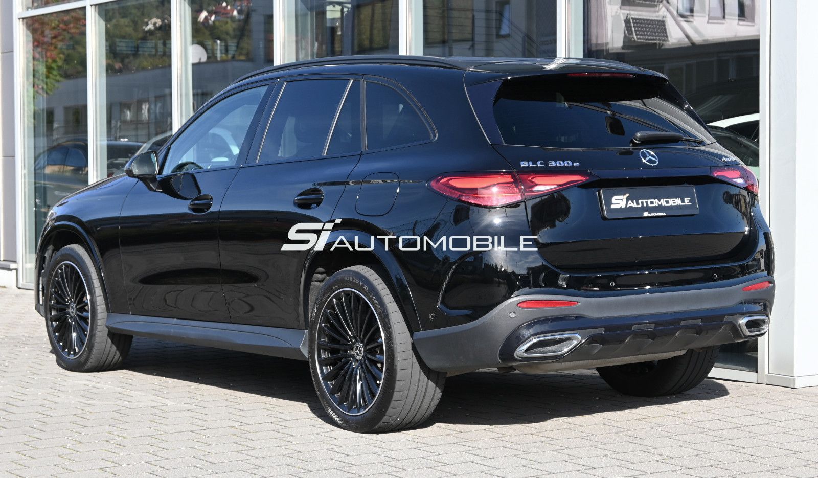 Fahrzeugabbildung Mercedes-Benz GLC 300 e 4M AMG Adv.+°NIGHT°ACC°MEMORY°20"°360°