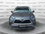 Toyota Highlander 2.5H (244 CV) E-CVT Trend - Toyota Highlander mit Hybrid-Antrieb