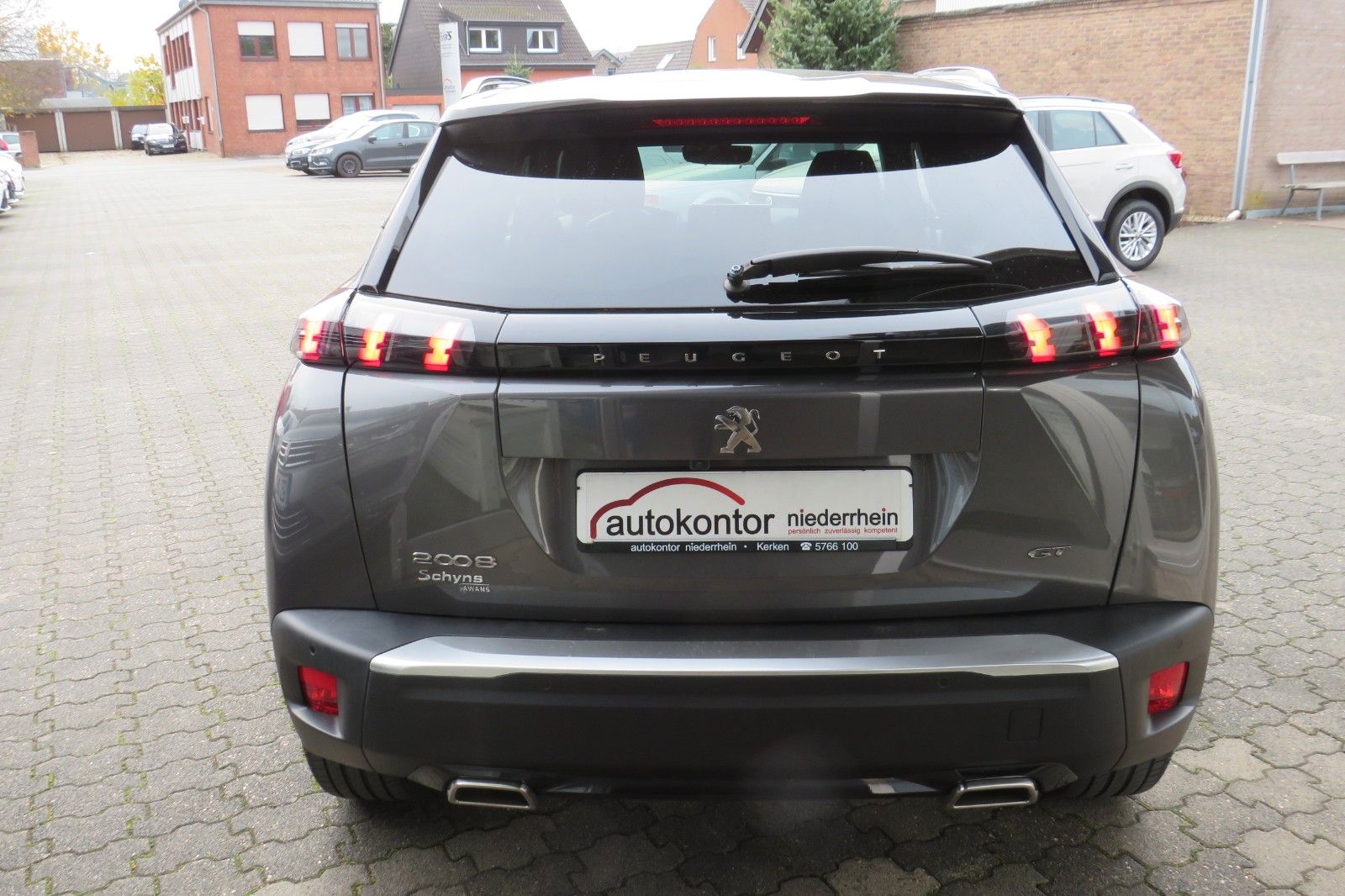 Fahrzeugabbildung Peugeot 2008 GT 1.2 PURETECH NAVI KAMERA PDC ACC 1.HAND