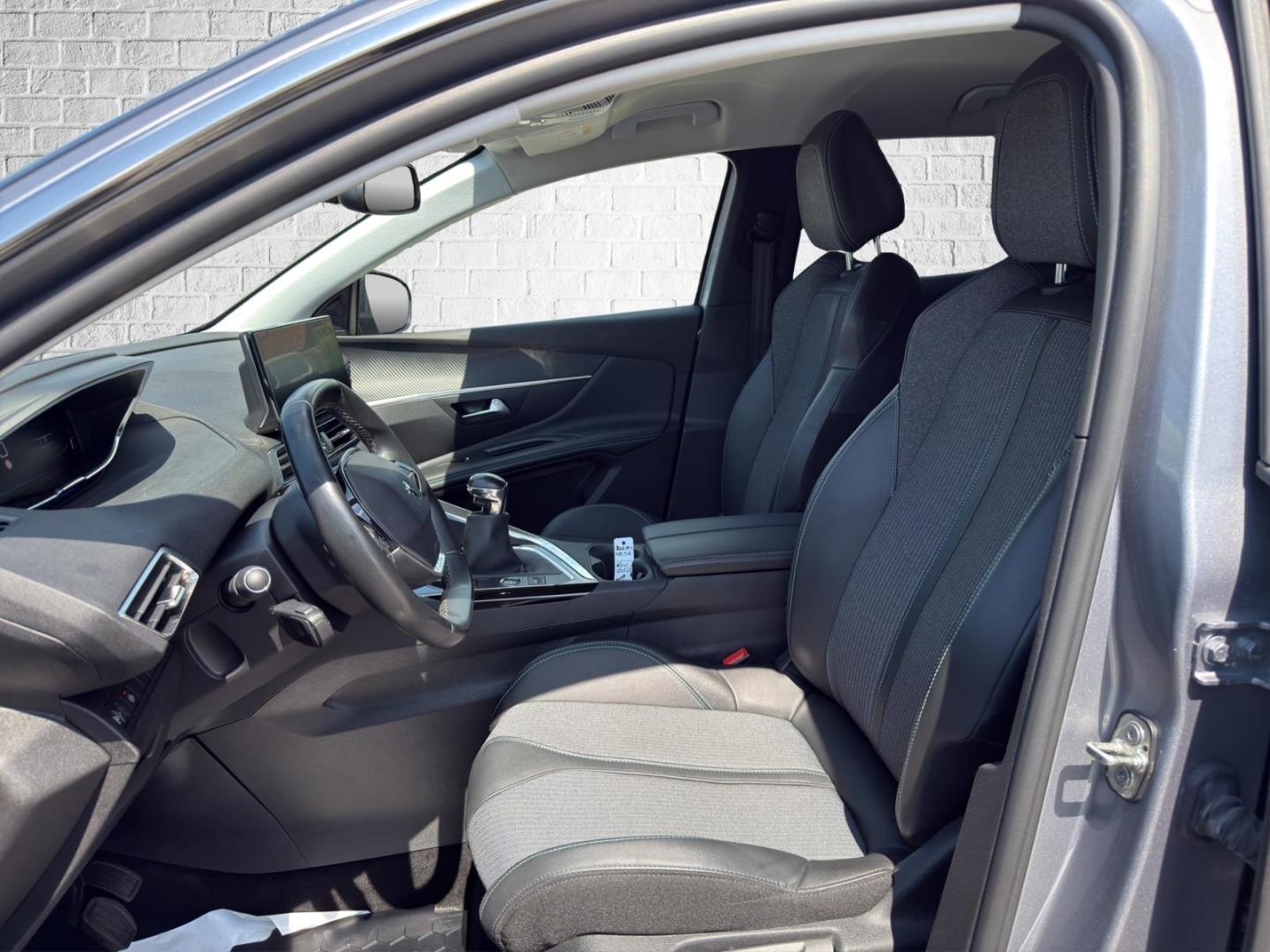 Peugeot 3008 PureTech 130 1,2  Allure Navi/LED