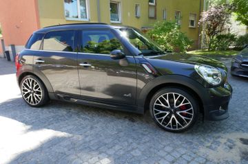 Fahrzeugabbildung MINI JOHN_COOPER_WORKS Countryman  Pano / 4x4