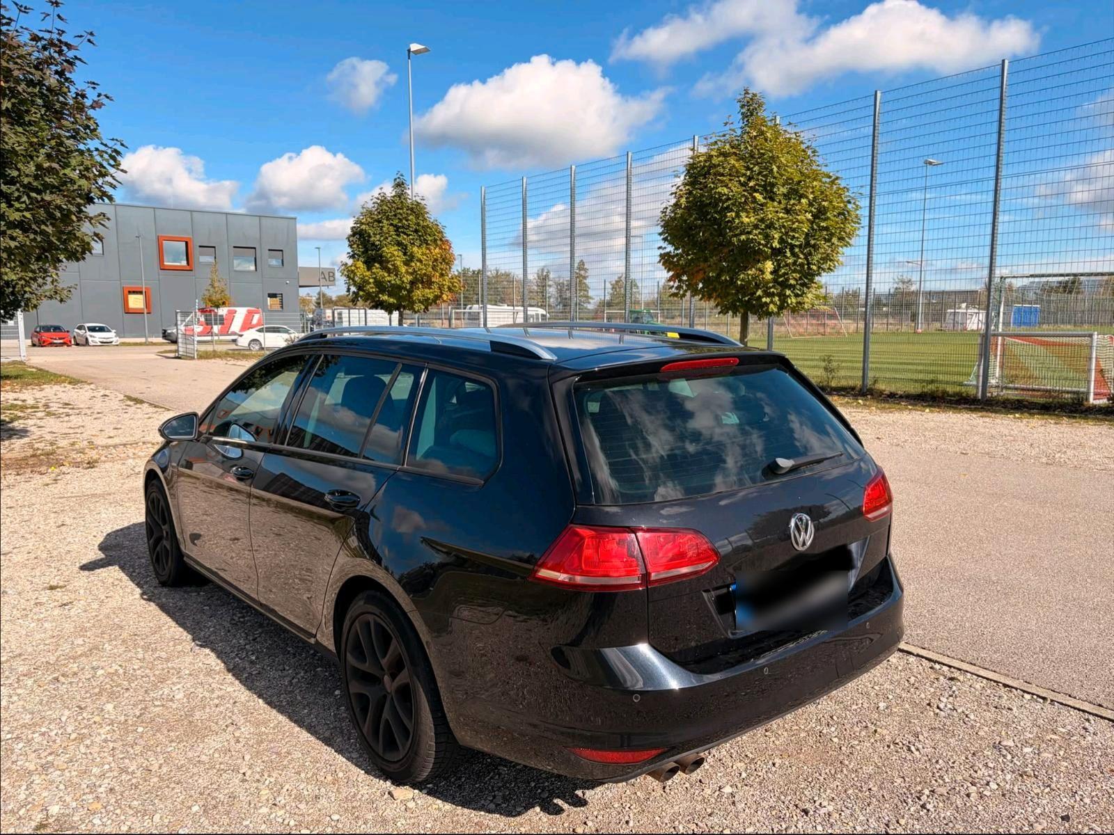 Volkswagen Golf 2015 — вигляд ззаду