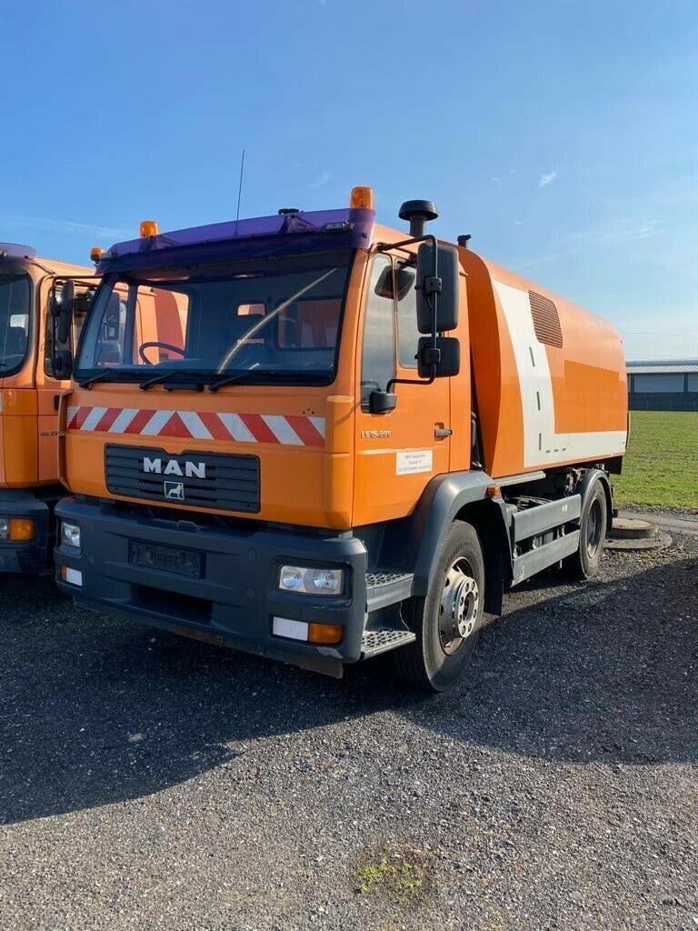 MAN LE 15.220 Bucher Cityfant 60