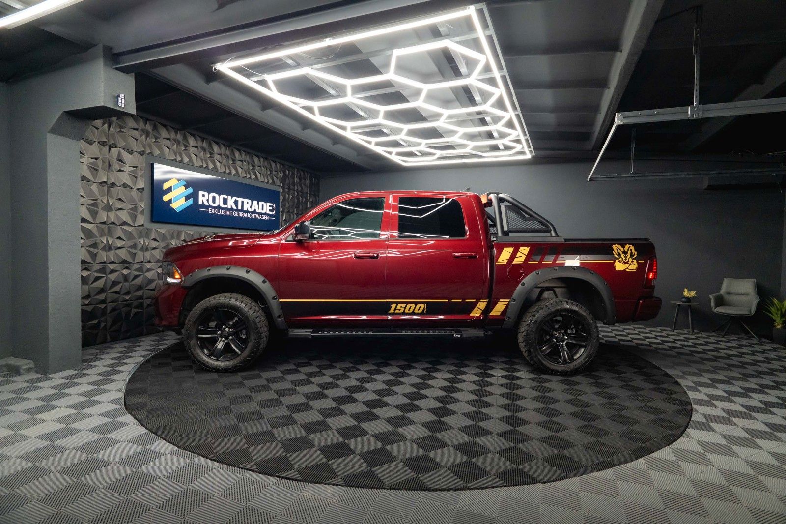 Fahrzeugabbildung Dodge RAM 5.7 V8 HEMI 4x4 OFFROAD Night-Paket *LED*AHK