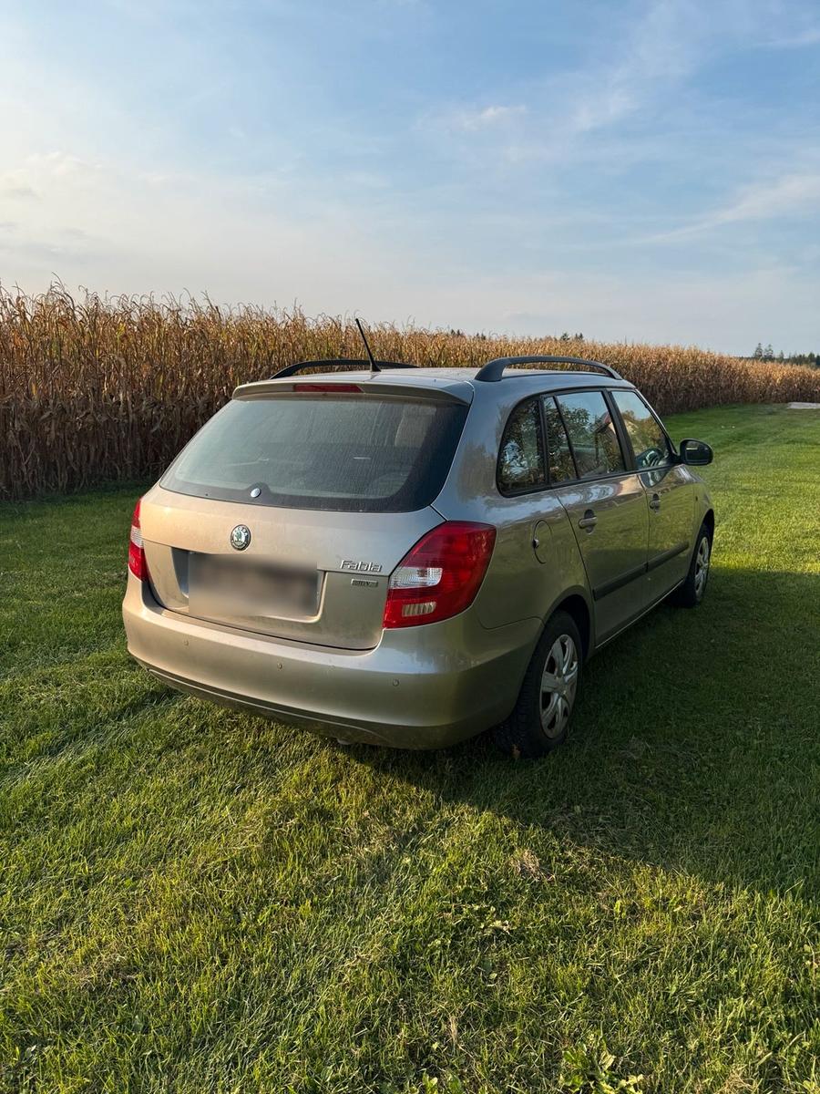 Skoda Fabia 2012 — photo 5