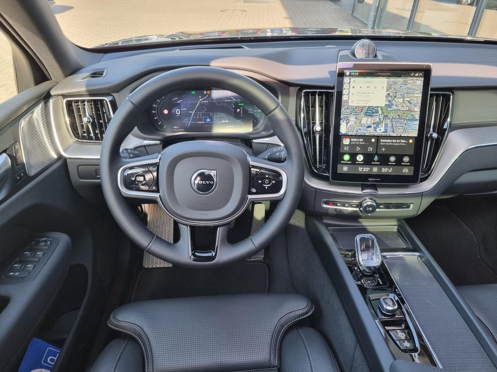 Fahrzeugabbildung Volvo XC60 T8 Ultra Black Ed. 'Massage, Luftfahrwerk'
