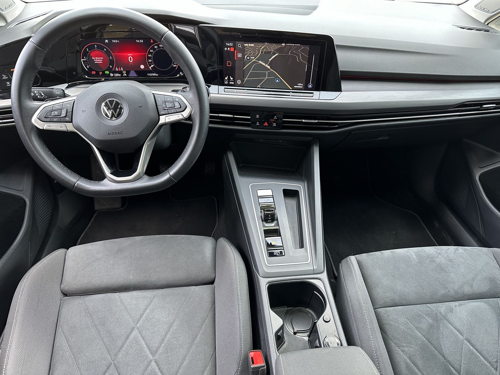 Fahrzeugabbildung Volkswagen Golf Variant 2.0 TDI DSG Style NAV+LED+H&K+PANO