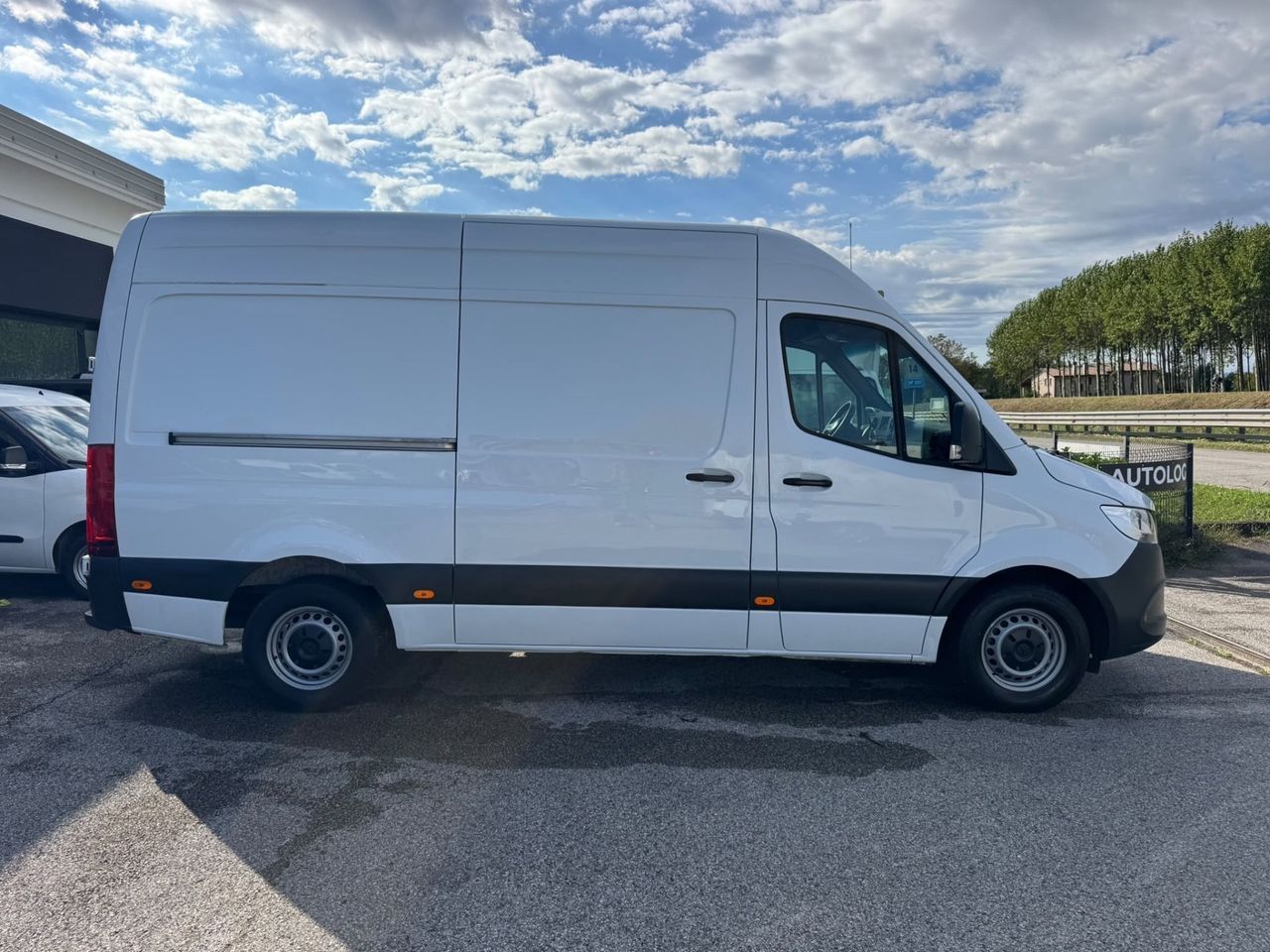 Mercedes-Benz Mercedes-benz Sprinter F37/33 311 CDI RWD TA Fur imagem 3
