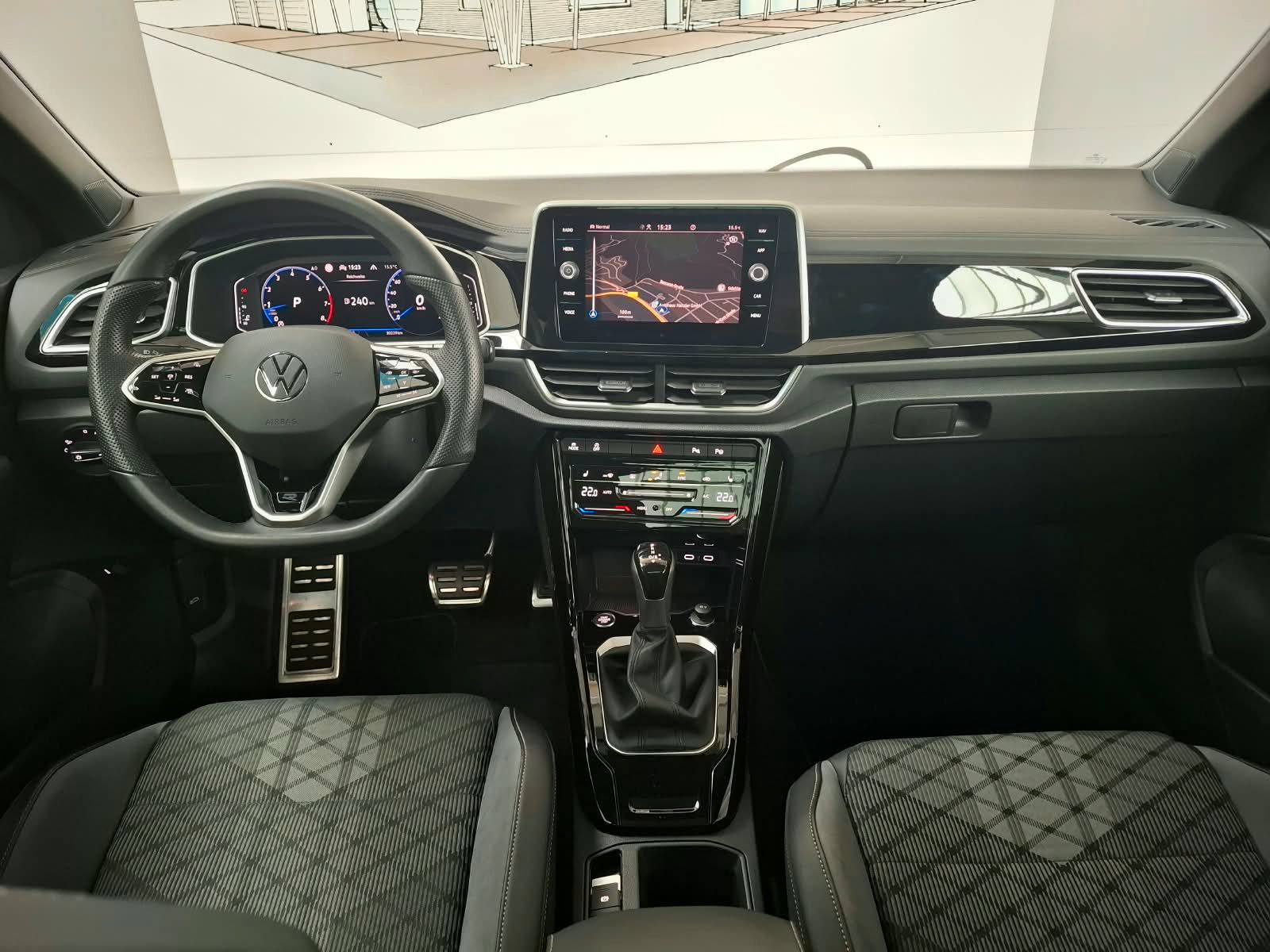 Fahrzeugabbildung Volkswagen T-Roc R-Line 1.5TSI DSG +AHK +IQ.Light +Panorama