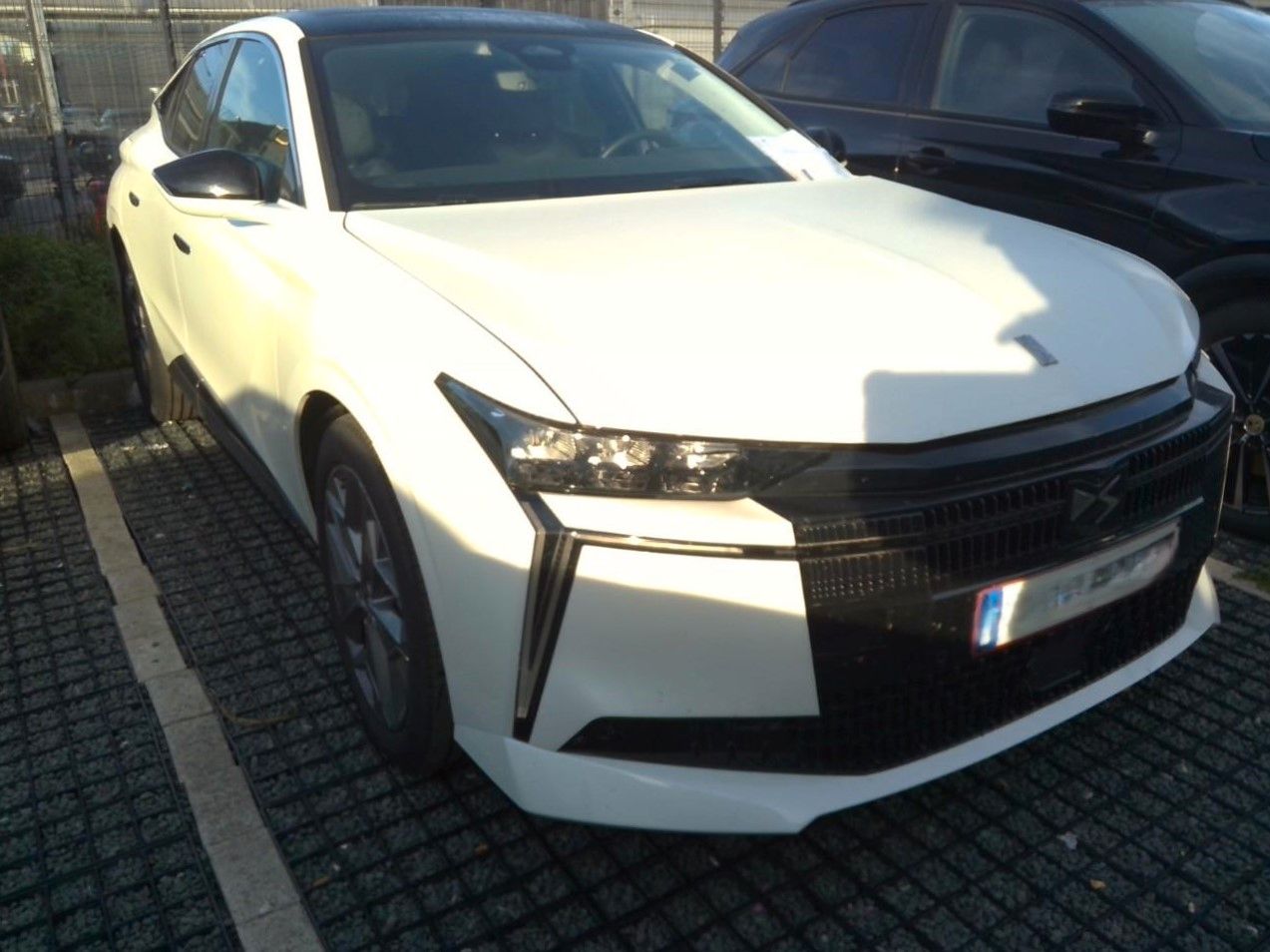 DS Automobiles Nº4 PALLAS 12 MHEV 145 eDCS6 AMBI*KAM*PANO*19 imagem 2