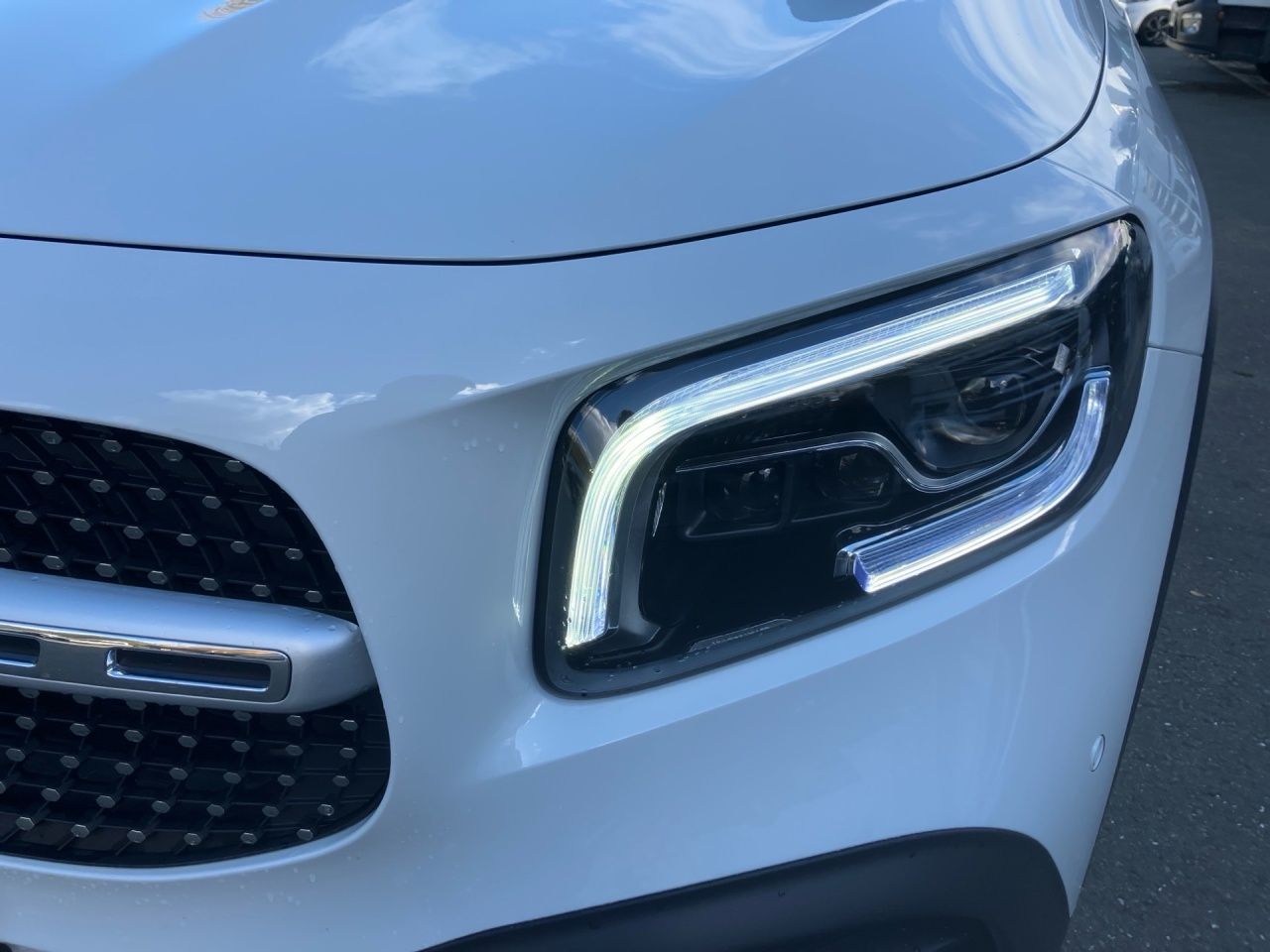 Fahrzeugabbildung Mercedes-Benz GLB 220 d 4M AMG+Pano+AHK+Multibeam+Burmester