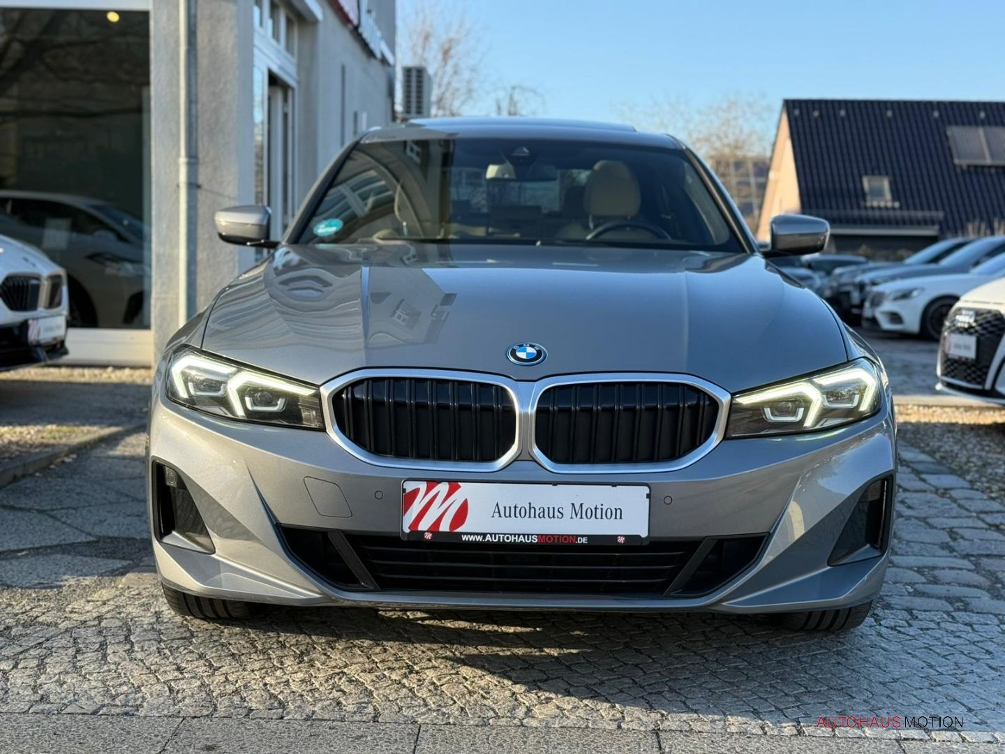 BMW 330 e Sport-line Navi Leder GSD LED H&K SHZ Spor imagem 3