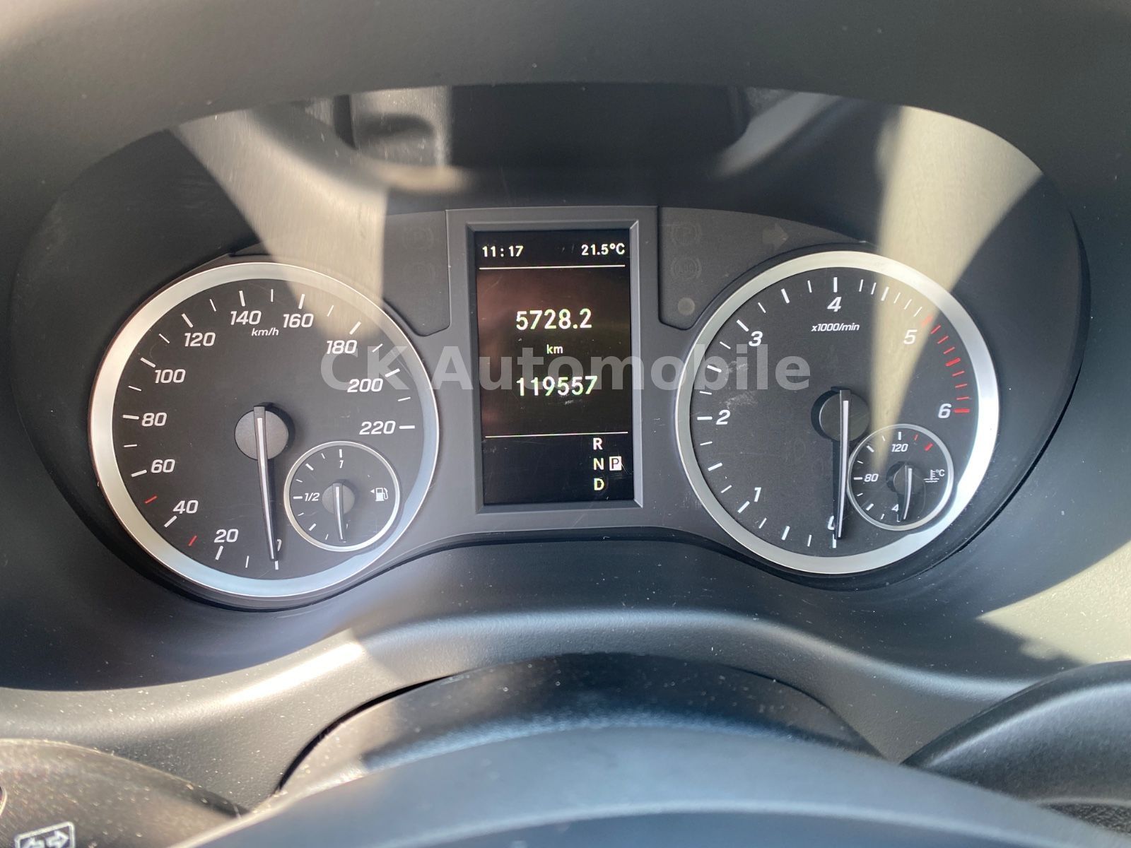 Fahrzeugabbildung Mercedes-Benz Vito Mixto 119 lang Autom./5 Sitze/Navi/LED/Kam