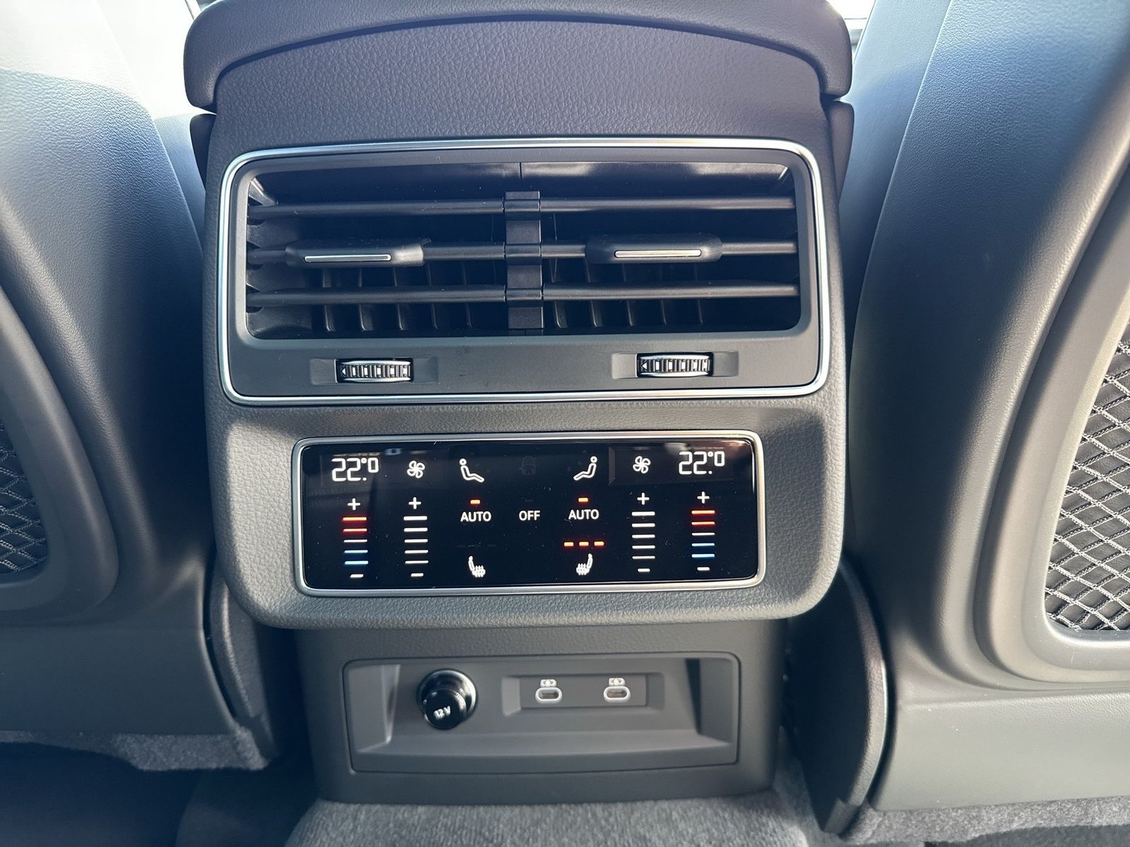 Audi RSQ8 - Bild 16