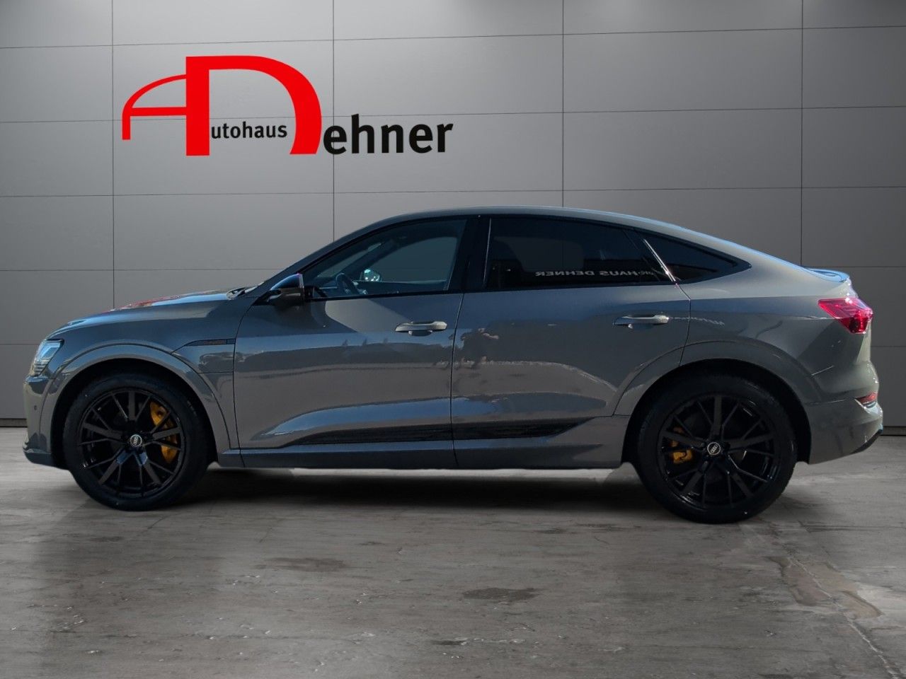 Audi e-tron Sportback S line black edition 50 quattro imagem 2