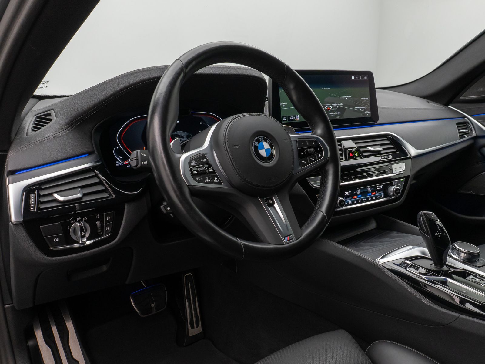Fahrzeugabbildung BMW 540d xD M Sport Pro Laser Kamera HUD DAB H/K 20"