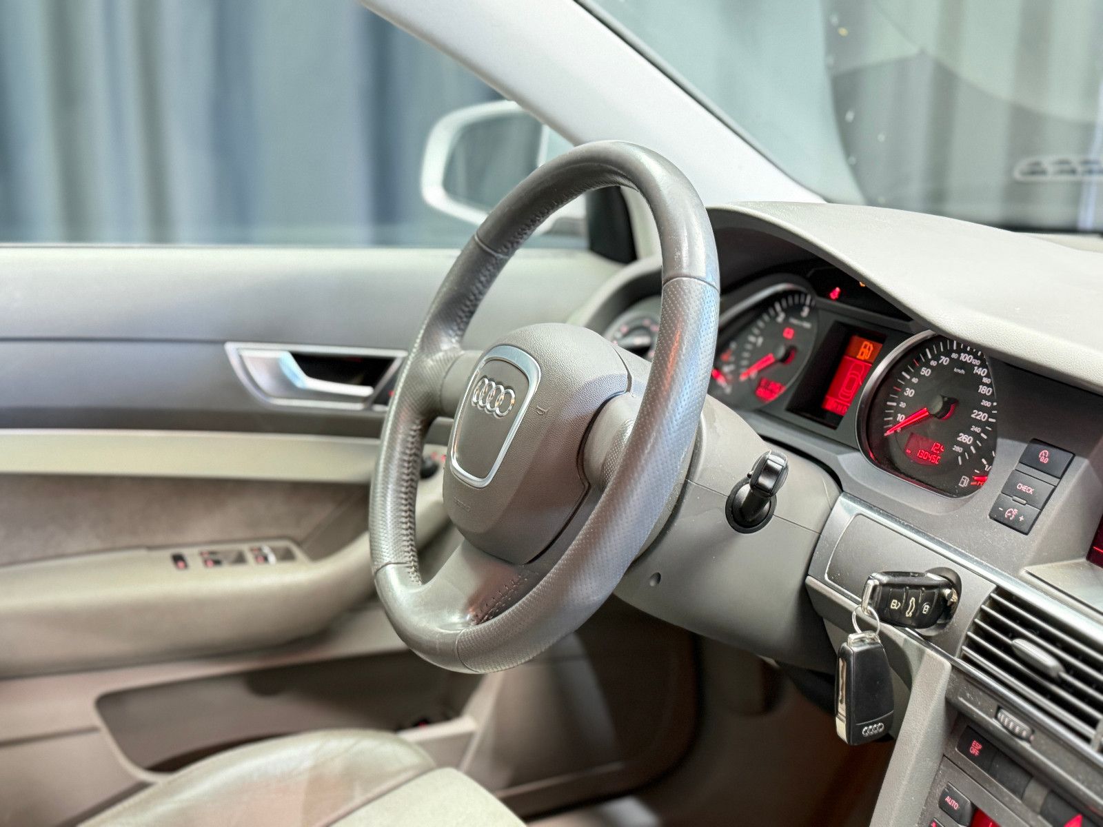 Fahrzeugabbildung Audi A6 Lim. 3.0 TDI quattro|D-FZG|U-FREI|PDC|TÜV Neu