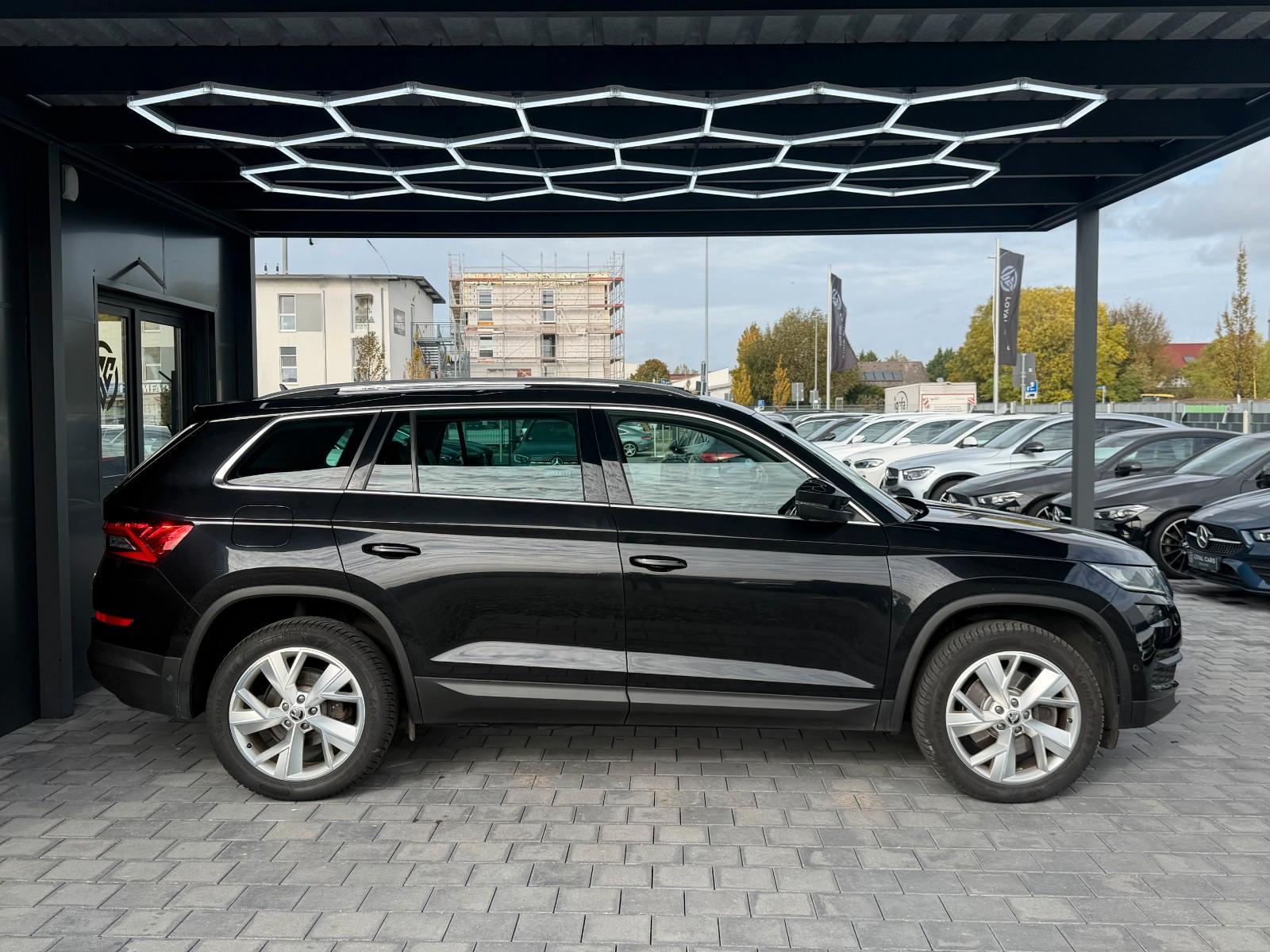 Skoda Kodiaq Style 4x4*7Sitzer*PANO*360*LED*MEMORY*AHK