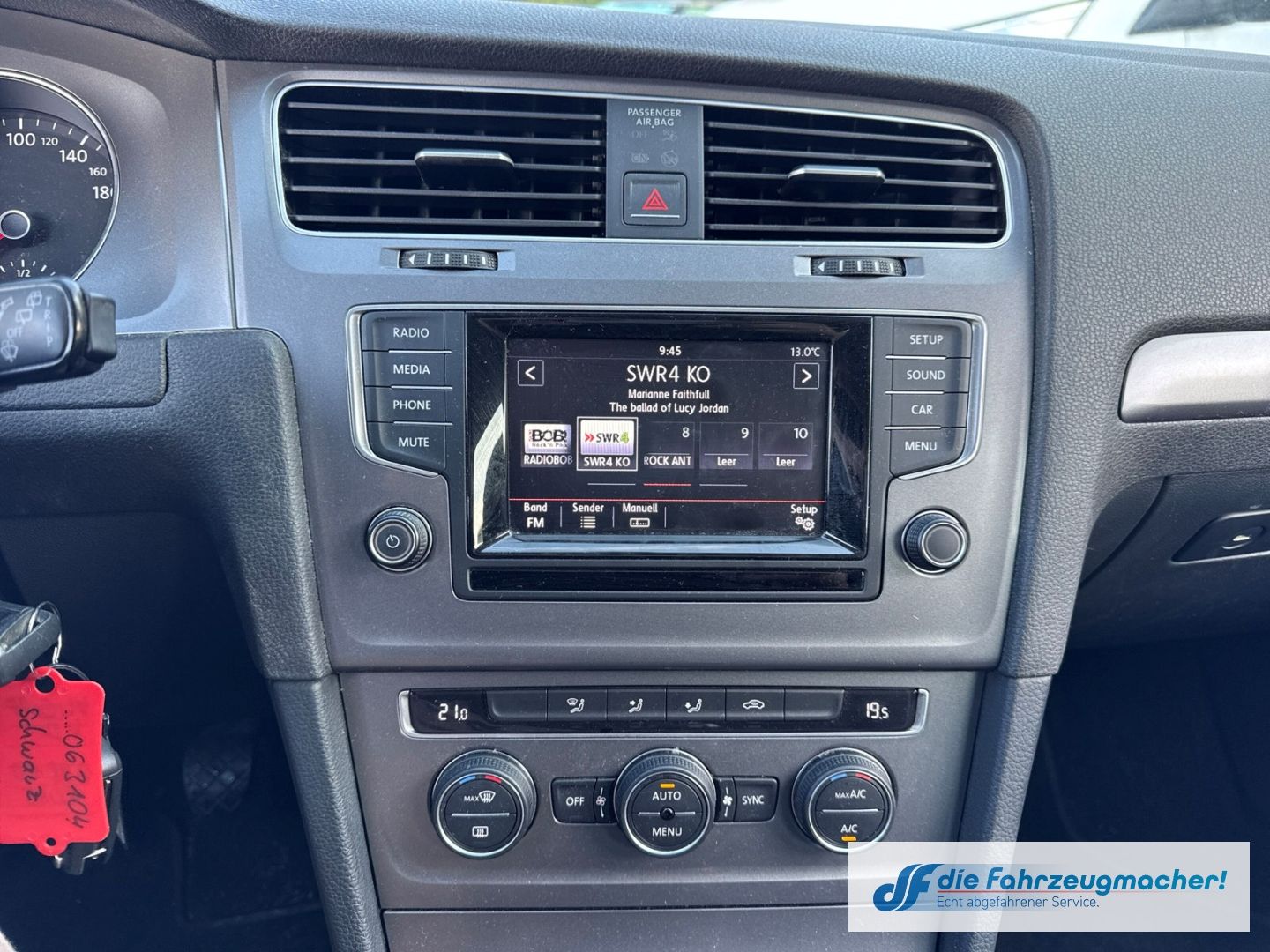 Fahrzeugabbildung Volkswagen Golf VII Trendline BMT Dyn. Kurvenlicht *EXPORT