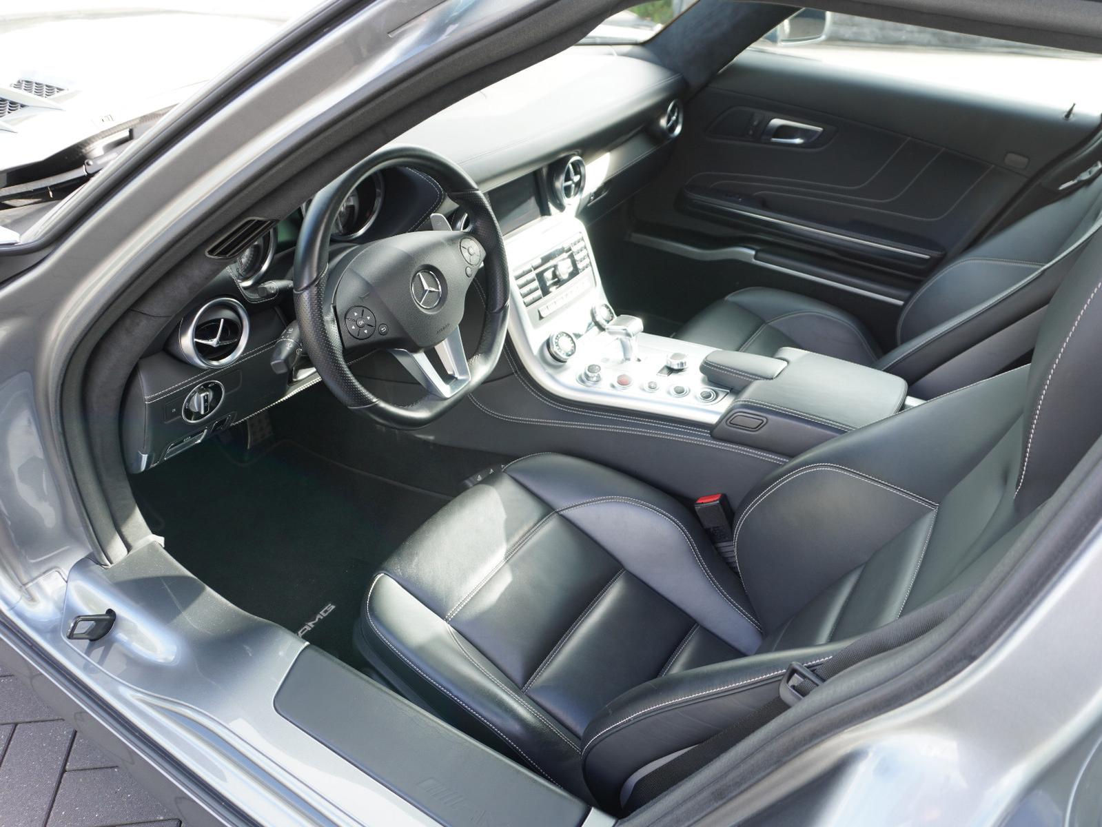 MERCEDES-BENZ SLS AMG 6.3 V8 IMOLA GRAU