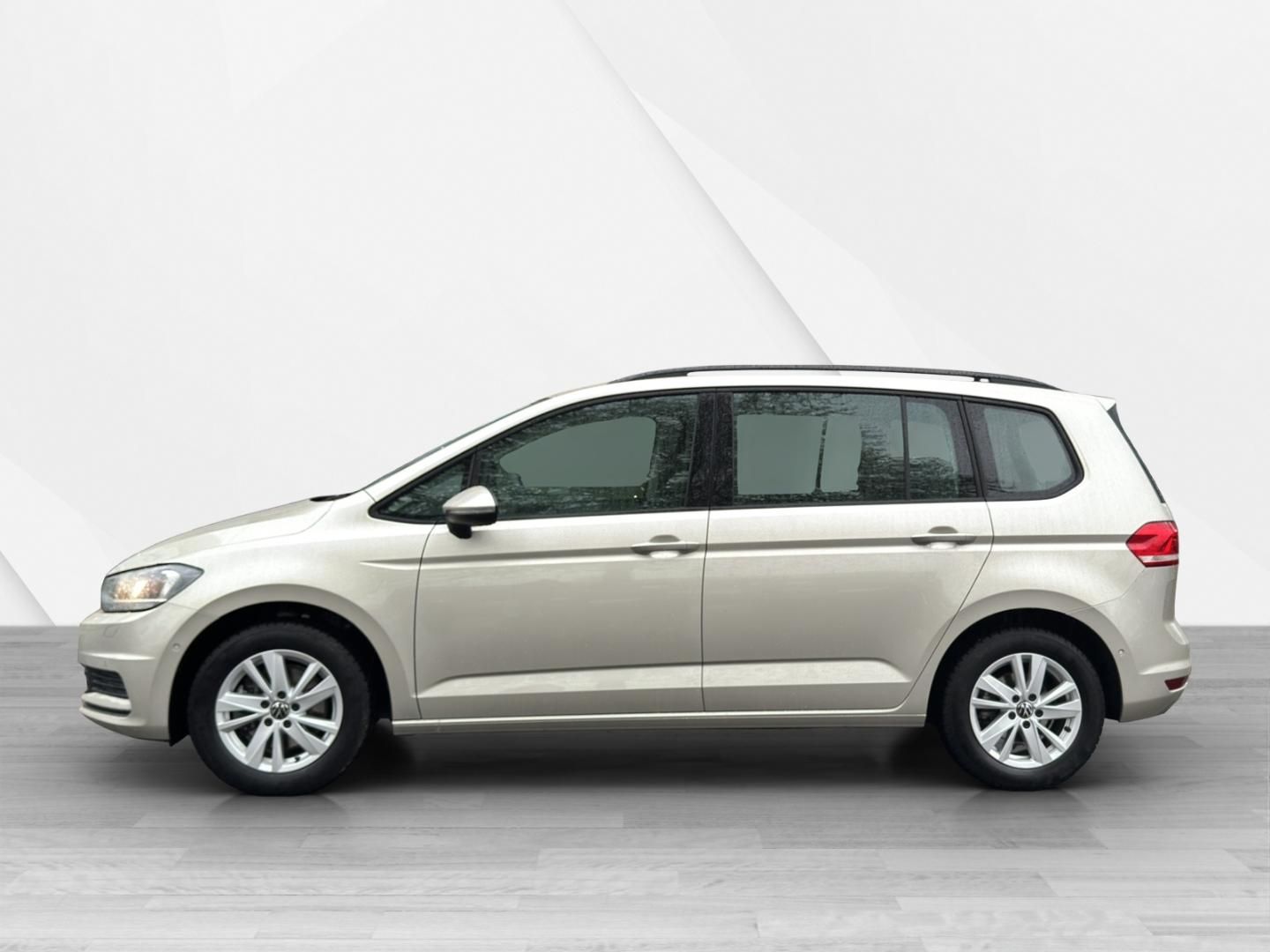 Fahrzeugabbildung Volkswagen Touran Comfortline 1.5 TSI-DSG,7-Sitzer,AHK,Navi