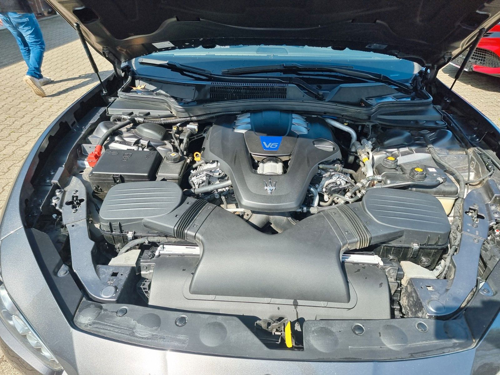Fahrzeugabbildung Maserati Ghibli 3.0 V6 S Q4 Automatik