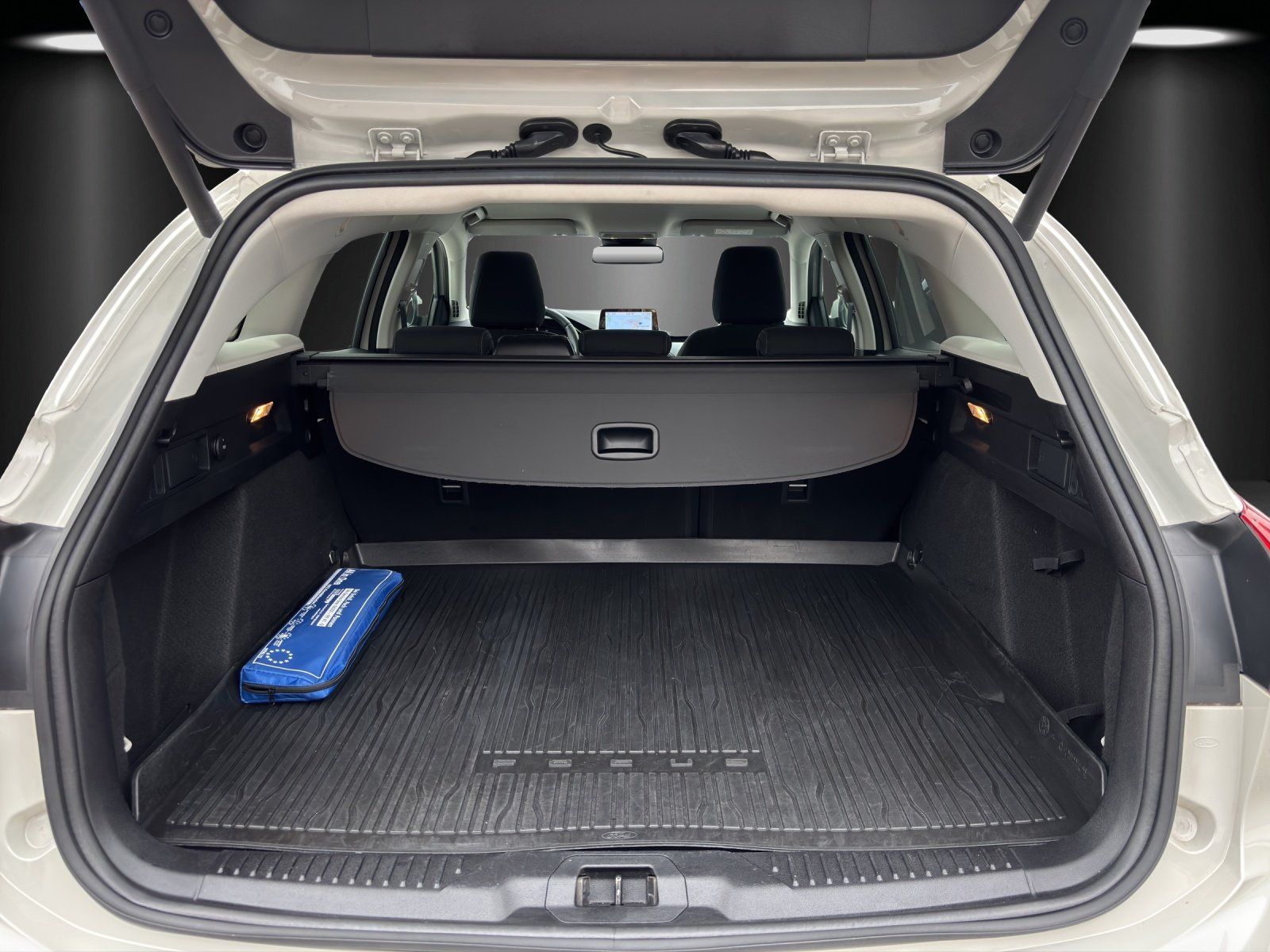 Fahrzeugabbildung Ford Focus 1.0 Active Aut./LED/ACC/KAMERA/NAVI/SHZ/