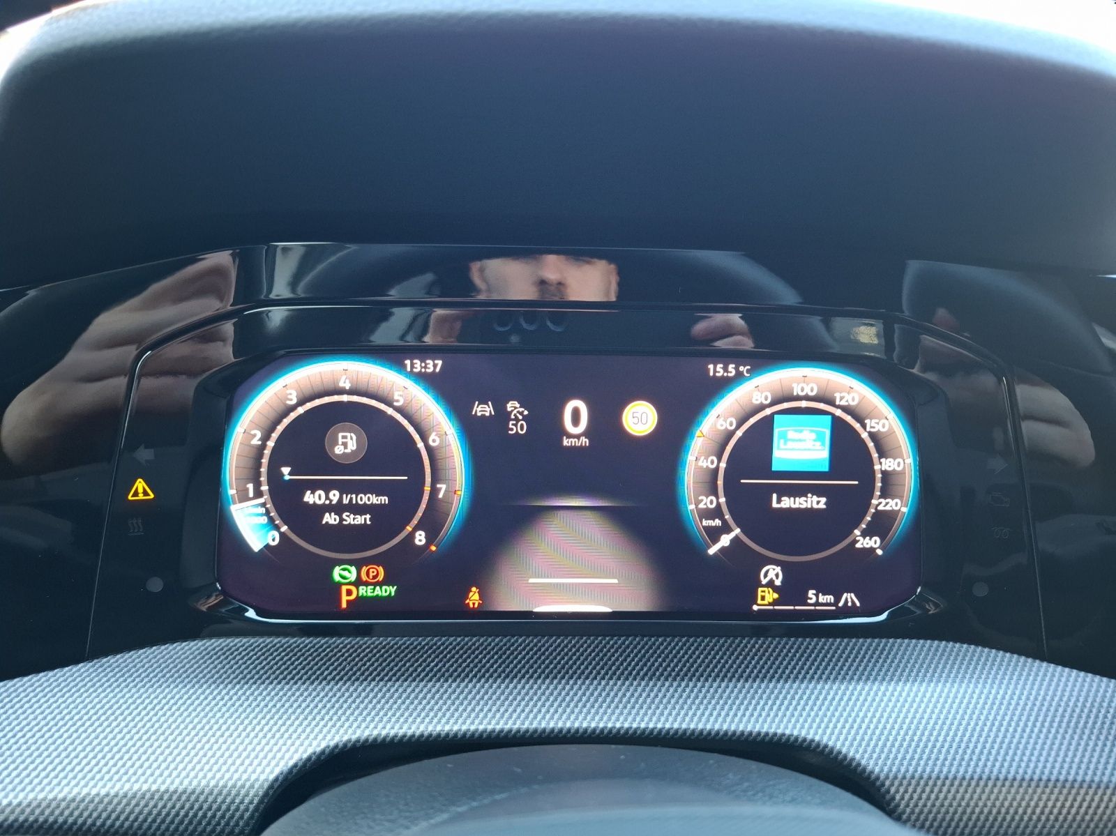 Fahrzeugabbildung Volkswagen Golf VIII Variant eTSI R-Line DSG LEDplus Navi A