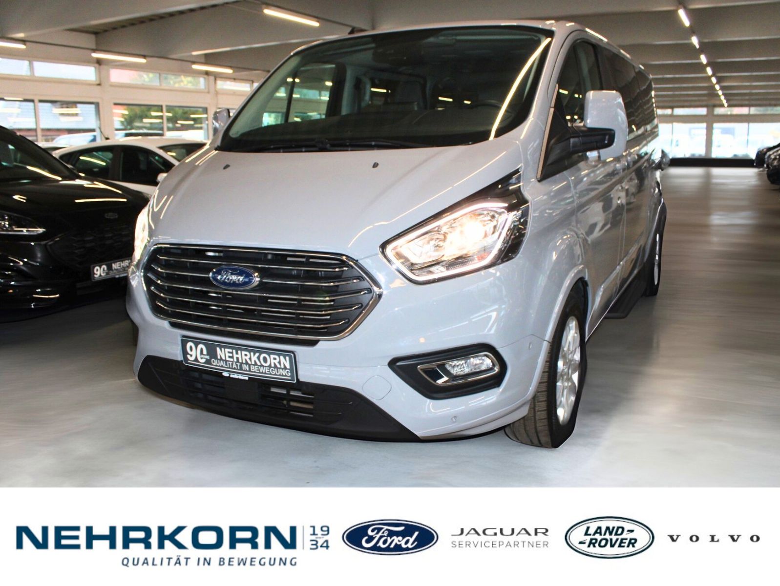 Fahrzeugabbildung Ford Tourneo Custom L2 Titanium X 8Si AHK STDHZ Leder