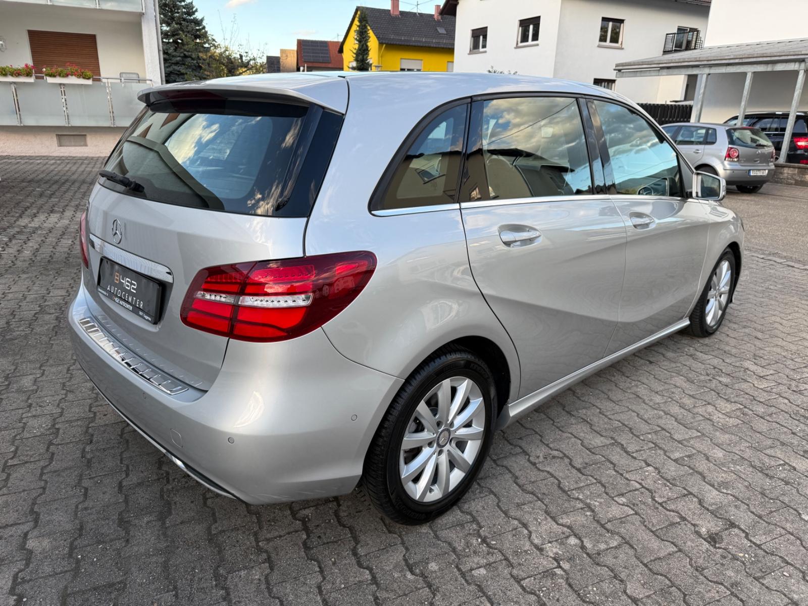 Mercedes-Benz B 180 BlueEfficiency Edition *82tkm* LED Shzg