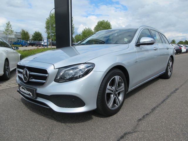 MERCEDES-BENZ E 220 d T Avantgarde 9G LED COMAND 360° WideScr.