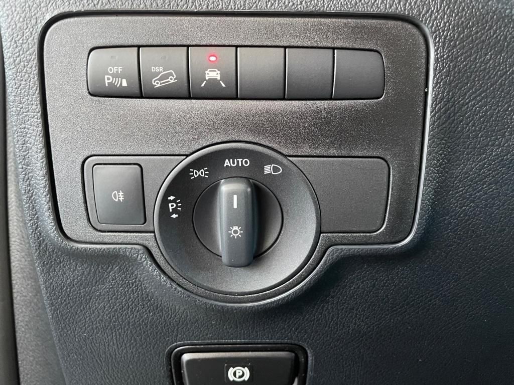 Fahrzeugabbildung Mercedes-Benz Vito 114 Kasten lang 4x4 AHK, LED, Distronic