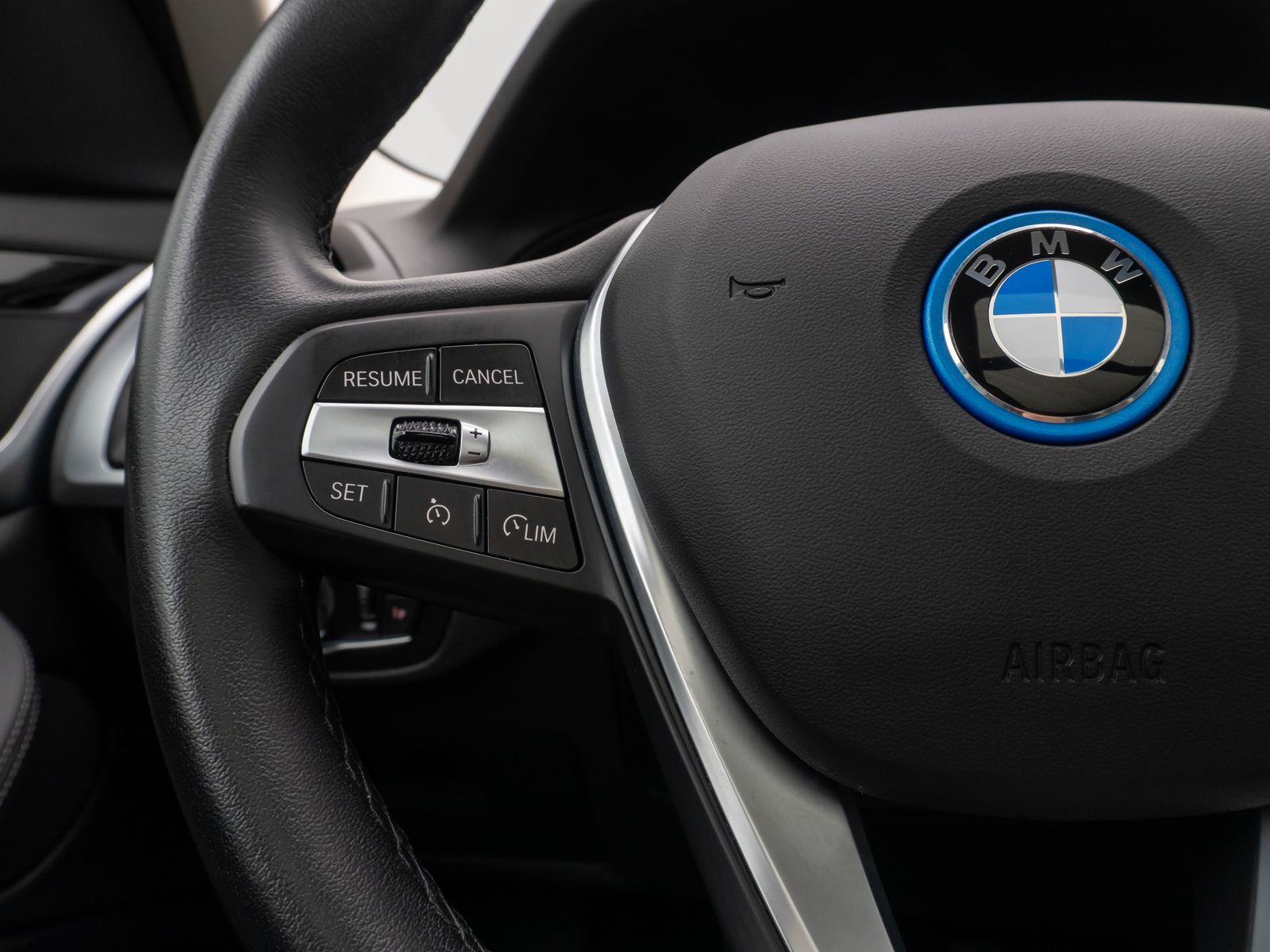 Fahrzeugabbildung BMW X3 xD30e DAB Kamera FernlichtAs Panorama Leder