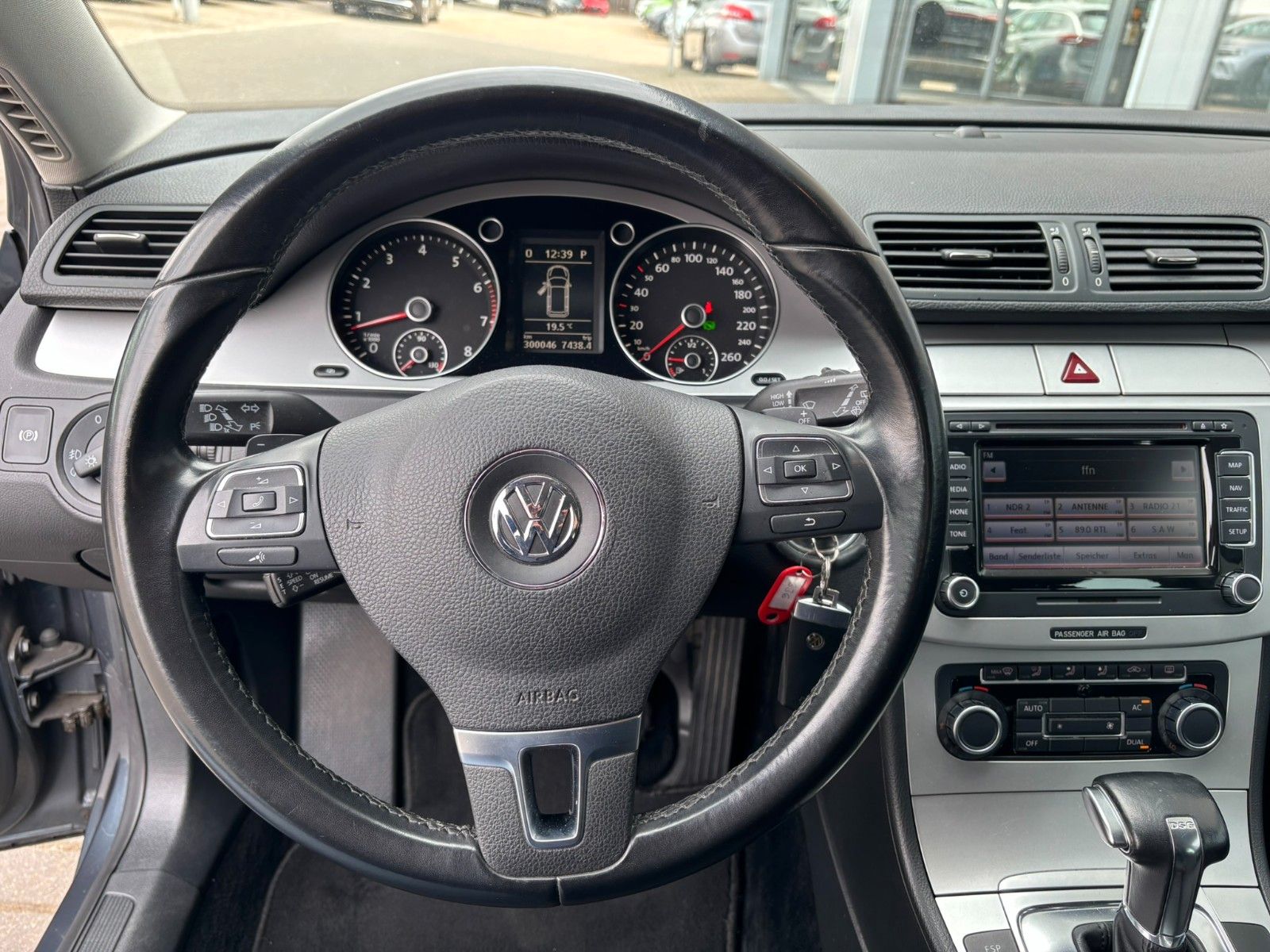 Fahrzeugabbildung Volkswagen Passat Var. 1.4TSI Comf. DSG AHK/TÜV 02-2028/NAV