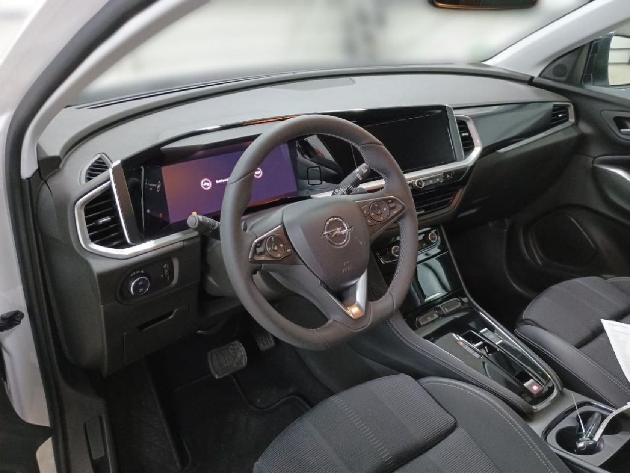 Fahrzeugabbildung Opel Grandland 1.2T GS  AT8 - Navi, 360°Kamera, Nebel