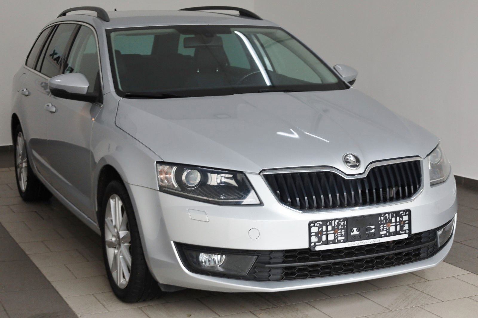 Fahrzeugabbildung SKODA Octavia Combi Elegance,T.Leder,Navi,Xenon,Alu+WR