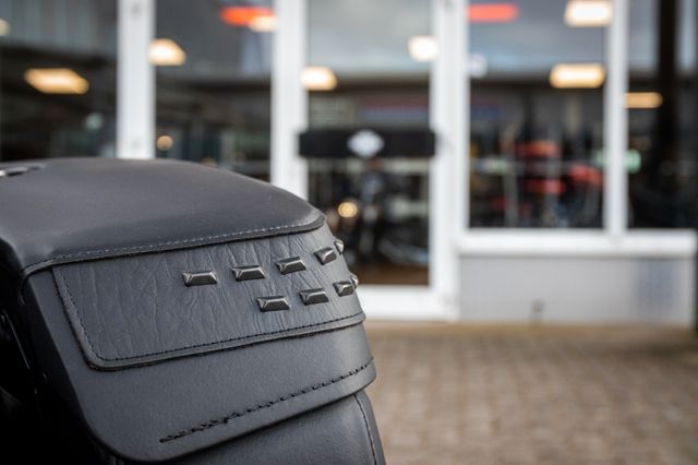 Fahrzeugabbildung Harley-Davidson Softail Heritage 114 FLHCS - DEFIANCE KOLLEKTION