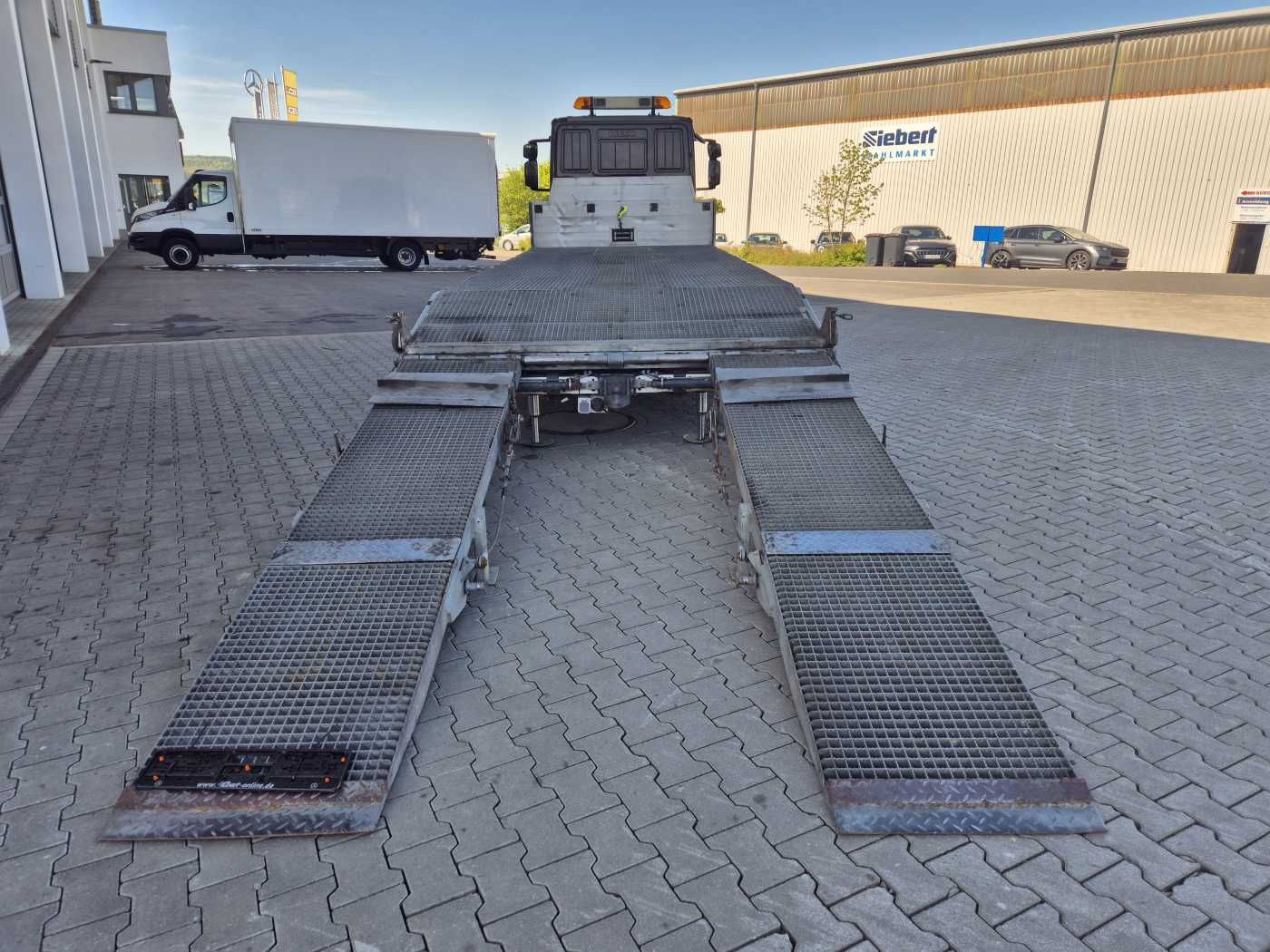 Fahrzeugabbildung Iveco Eurocargo ML140E25/P Maschinentransporter Winde
