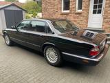 Jaguar XJ8 3.2 - Youngtimer im sehr gepflegten Zustand  - schwarze Jaguar XJ8