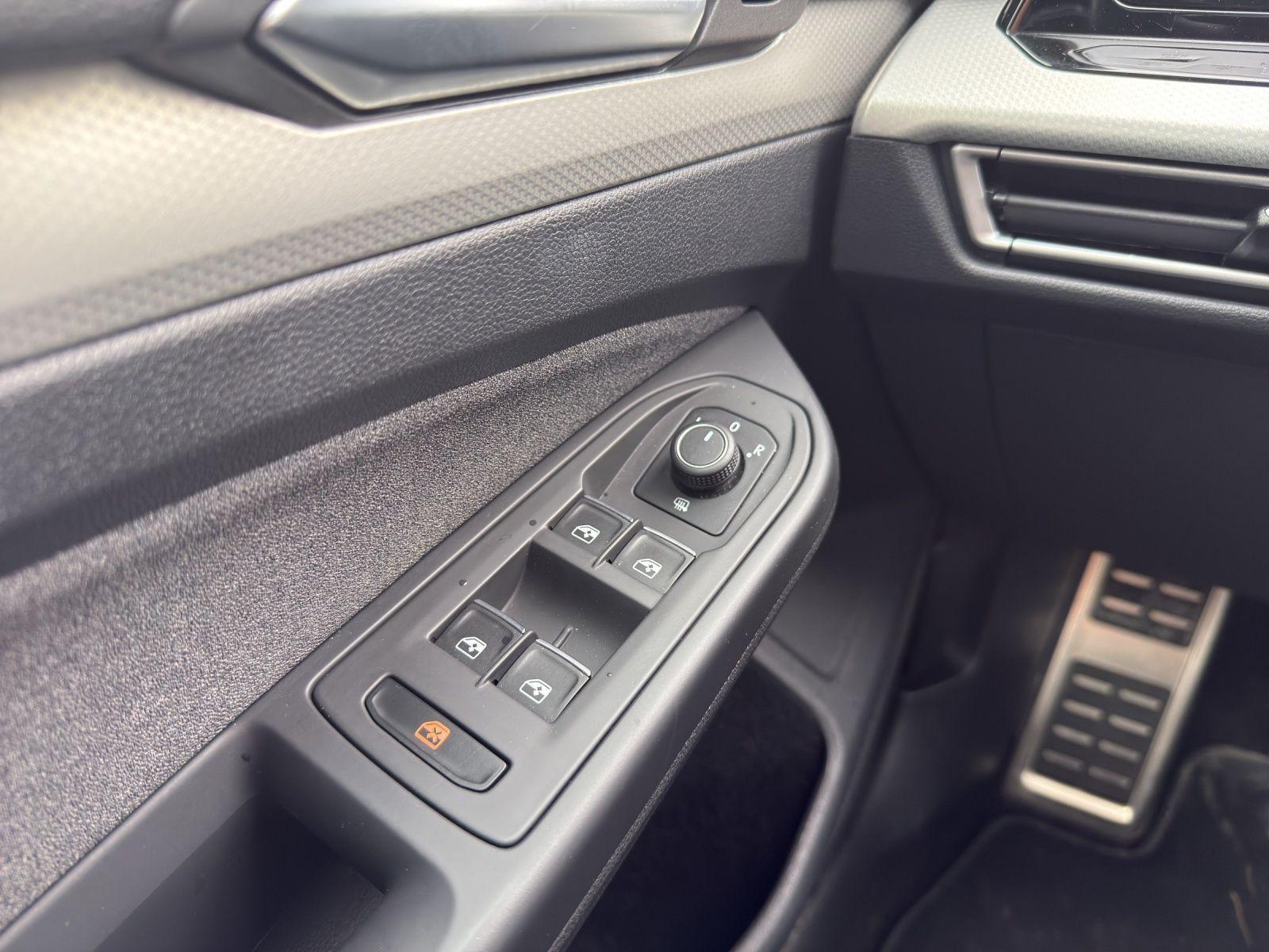 Volkswagen Golf VIII 1.0 eTSI DSG MOVE*LED*PANO*KAMERA*PDC*, миниатюра 13