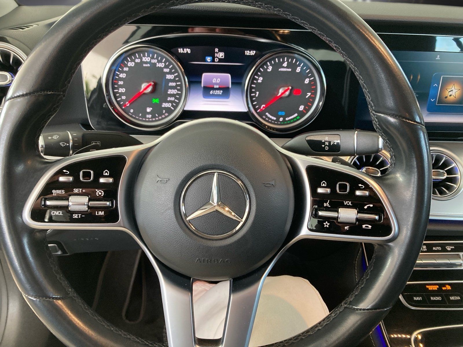 Fahrzeugabbildung Mercedes-Benz E 200 Avantgarde*Totwinkel*Kamera*LED*Park-Pilot