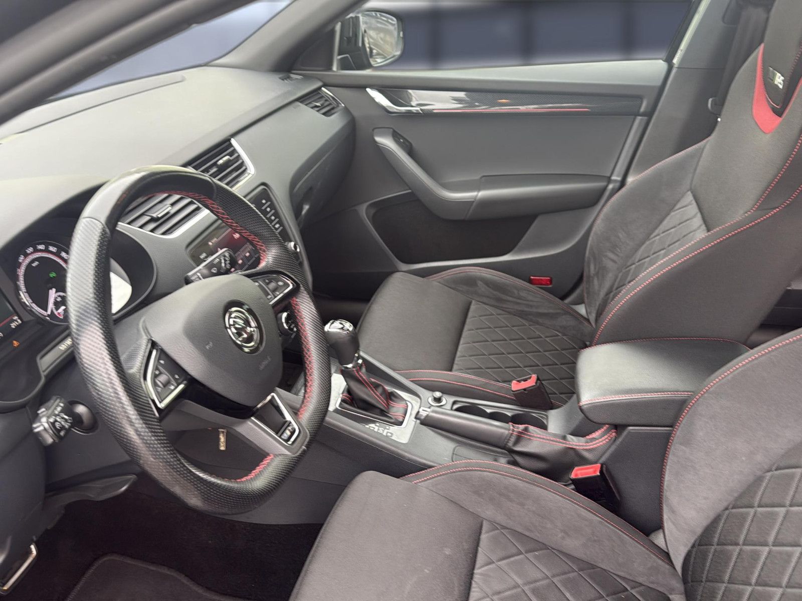 Fahrzeugabbildung SKODA Octavia Combi RS 245 / AHK/Unfallfrei