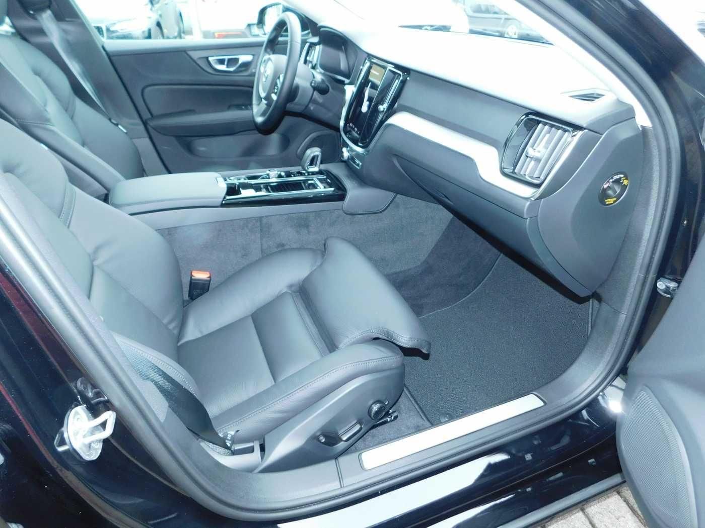 Fahrzeugabbildung Volvo V60 Plug-In-Hybrid T6 Plug-in Hybrid AWD Plus Br