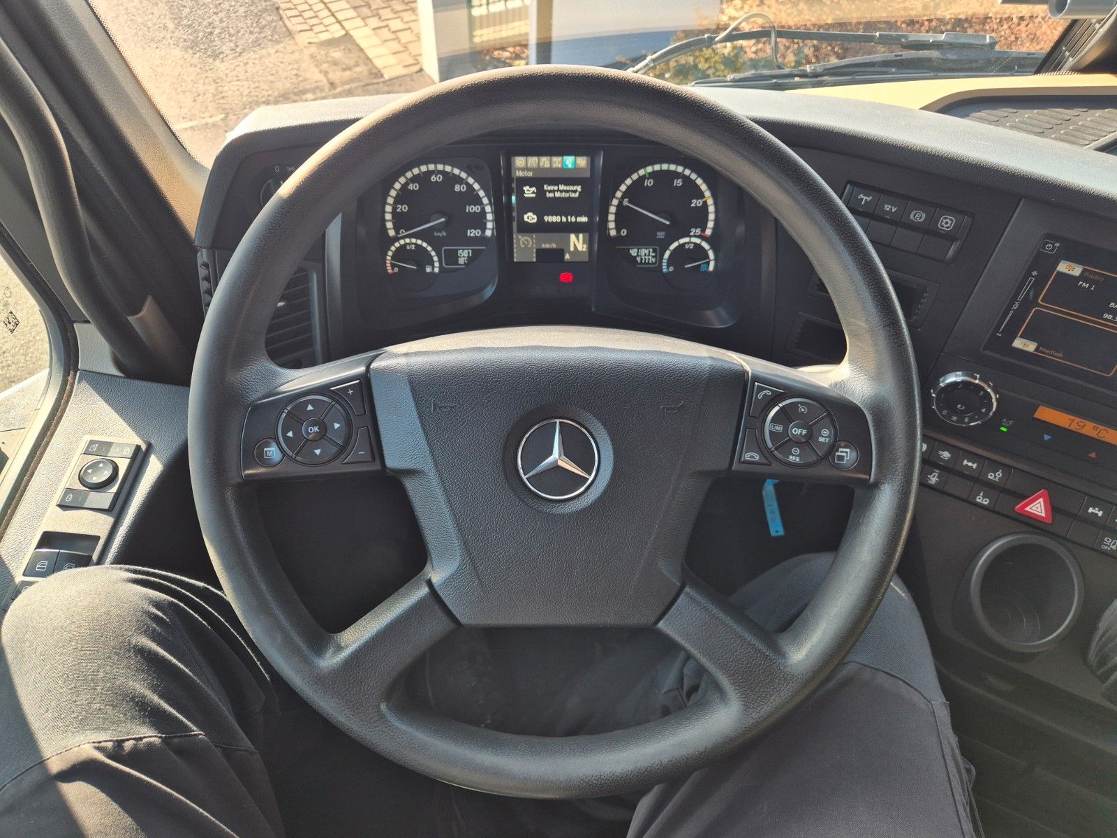 Fahrzeugabbildung Mercedes-Benz Arocs 2751 L 6x2/4 HAD Kurzholz Cranab TZ12.2