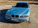 BMW E39 520i Limousine - BMW 520: 520i E39